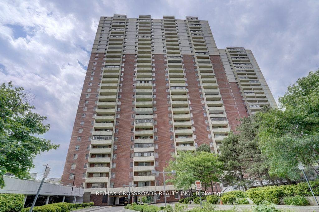 1 Massey Square Unit 1112, Danforth / East York, ON M4C 5L4 - Photo 1