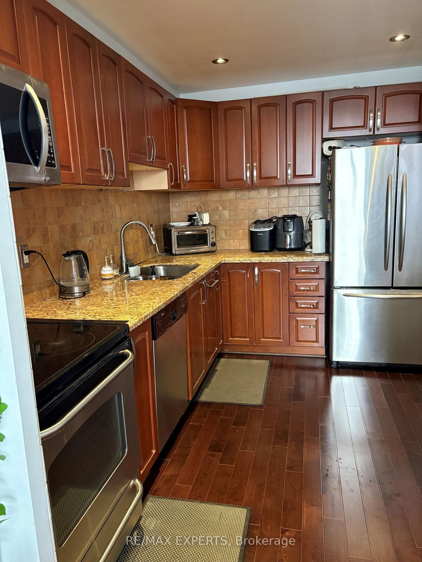 11 WINCOTT Drive Unit PH15, Etobicoke (Kingsview Village / Humber Heights), ON M9R 2R9 - Photo 1