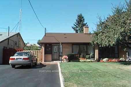 30 Dombey Road, Toronto W05