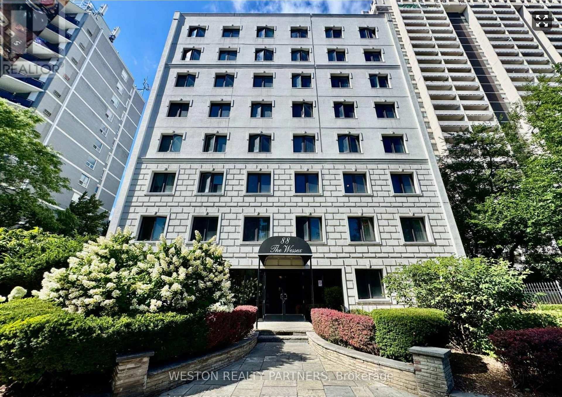 88 Wellesley Street Unit 608, Regent Park / Cabbagetown / St. James Town, ON M4Y 1H4 - Photo 1