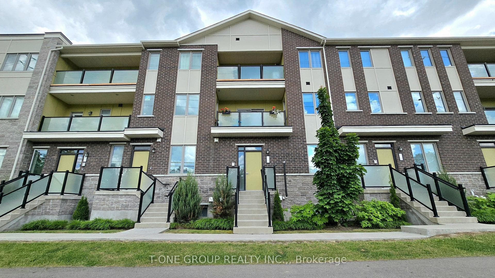 1148 Dragonfly Avenue Unit 408, Pickering, ON L1X 0H5 - Photo 1