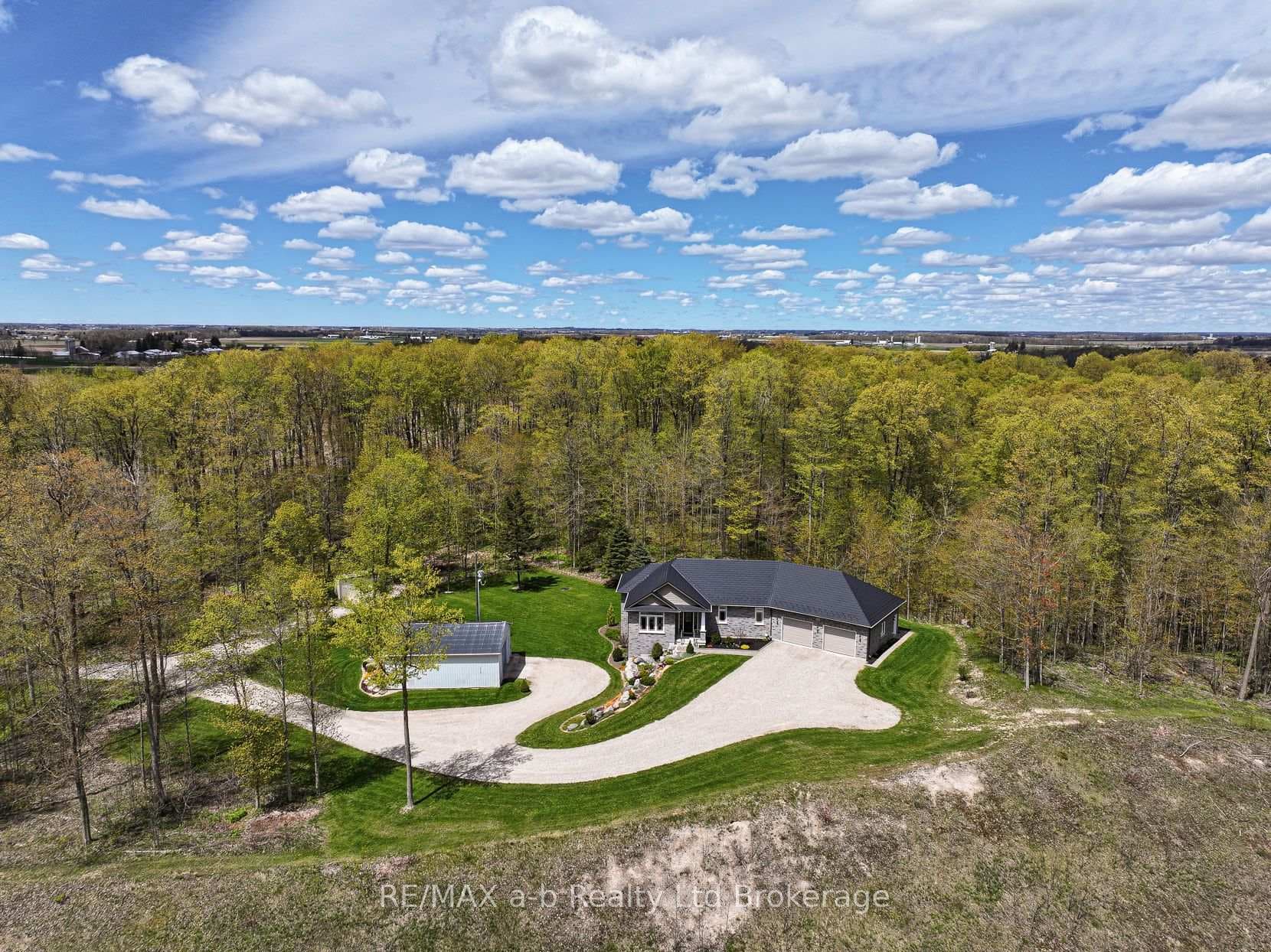 1840 Manser Road, Wellesley