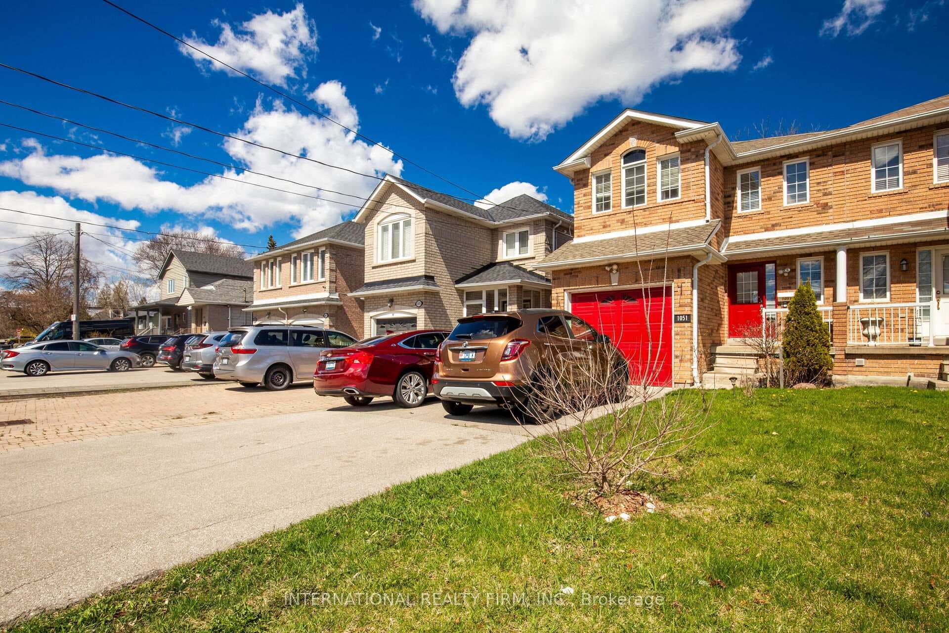 1051 Caven Street, Mississauga, ON L5G 4J3 - Photo 1