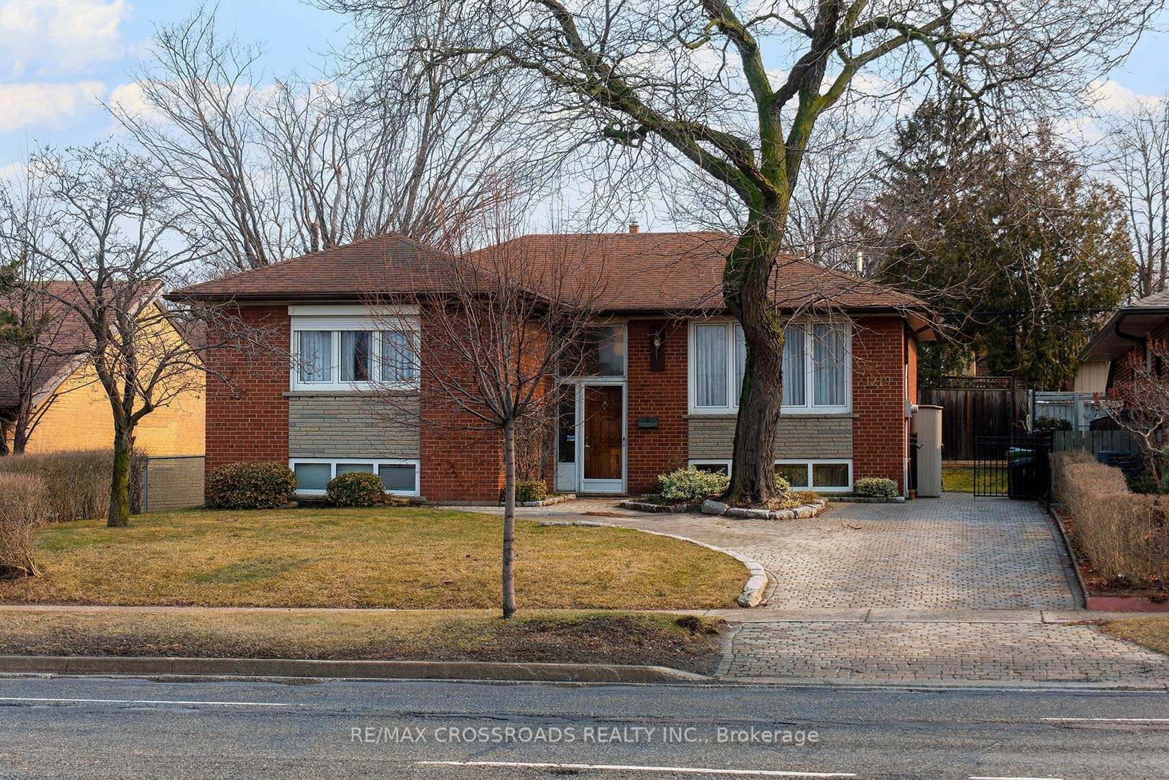 1219 Brimley Road, Scarborough (West Hill / Highland Creek), ON M1P 3G5 - Photo 1