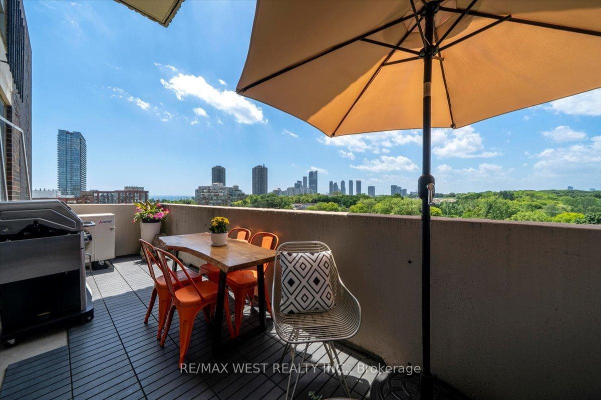 35 Ormskirk Avenue Unit 501, High Park / Junction / Roncesvalles, ON M6S 1A8 - Photo 1