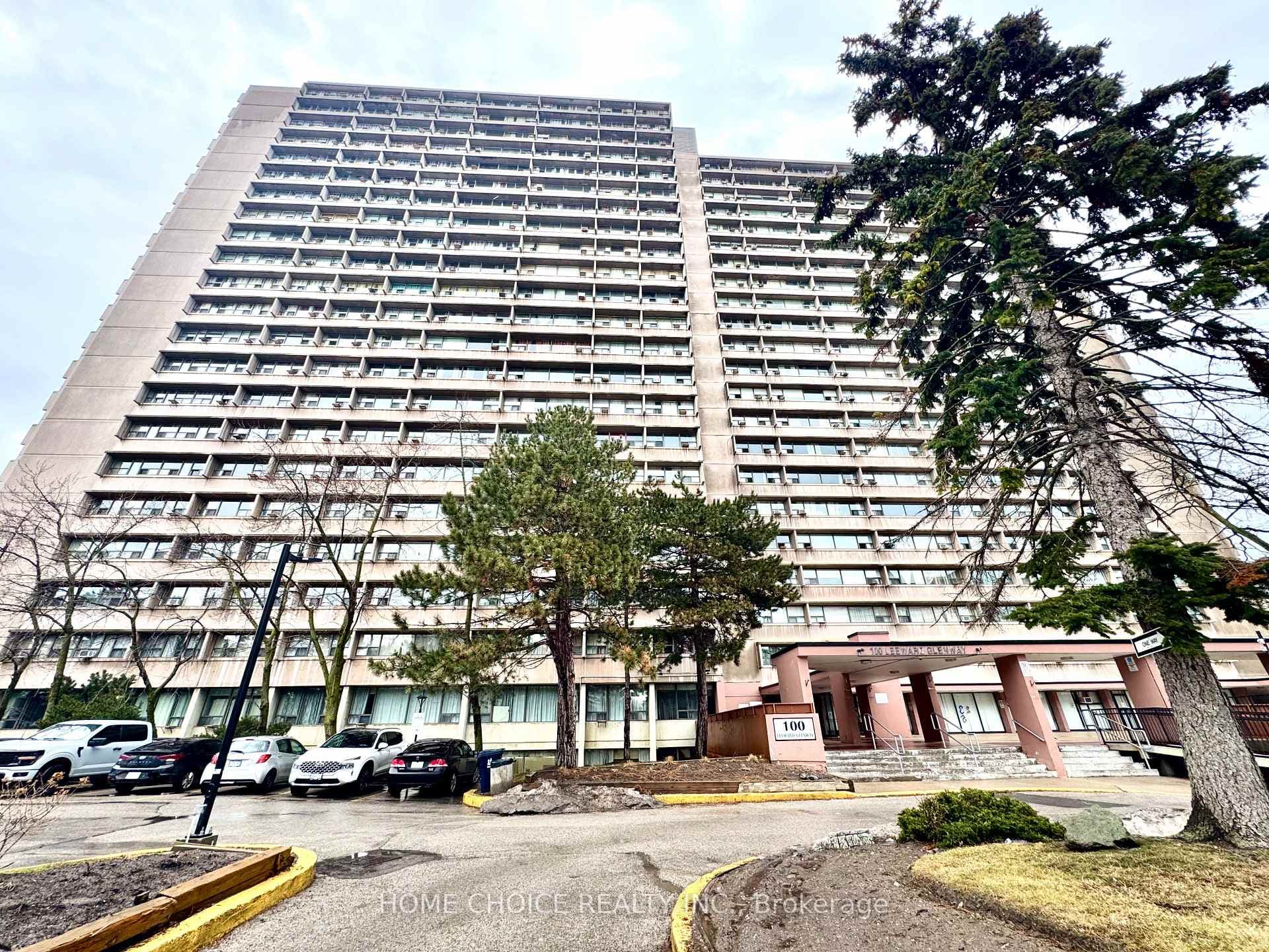 100 Leeward Glenway Unit 404, Flemingdon Park / Don Mills, ON M3C 2Z1 - Photo 1