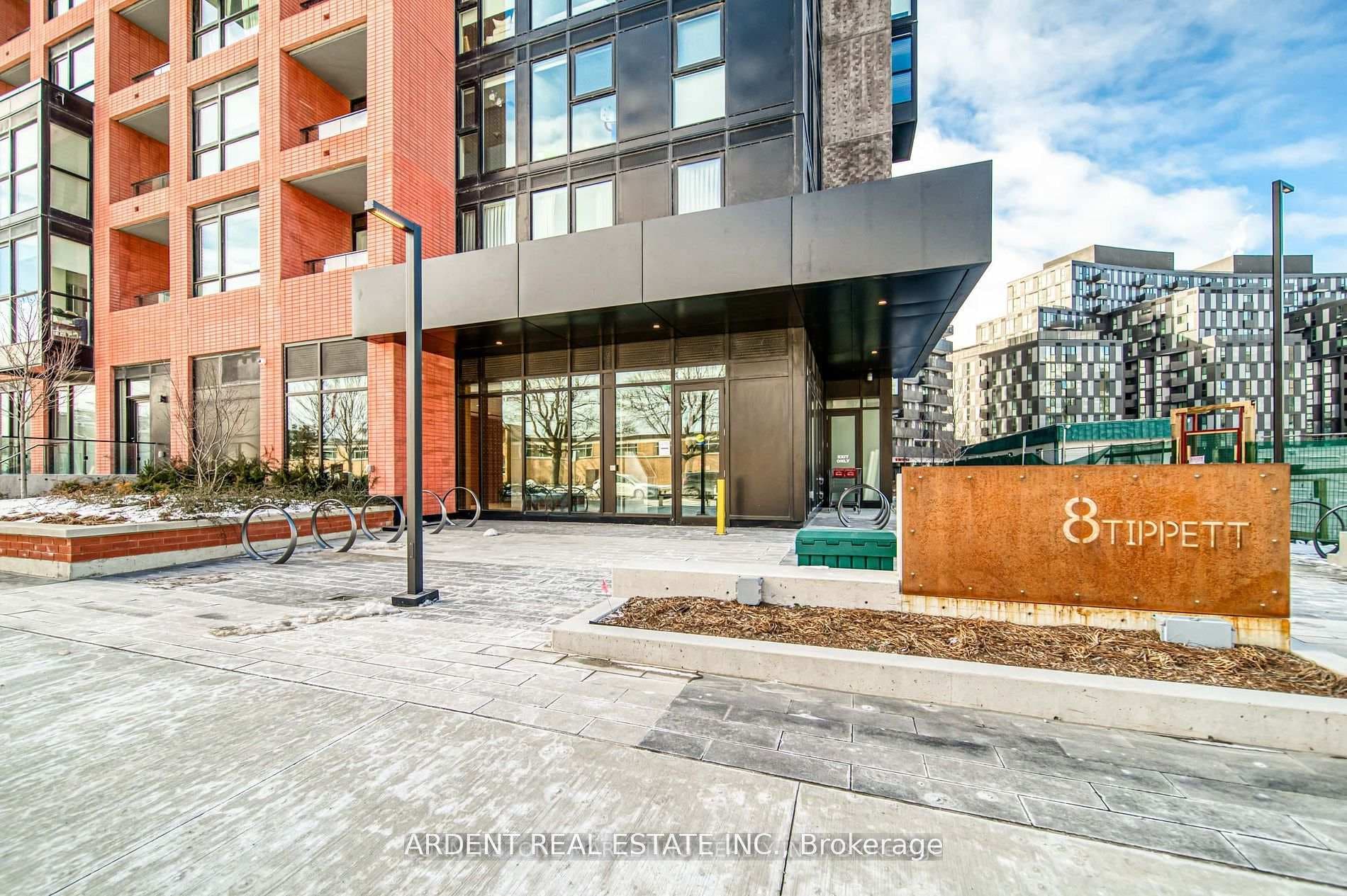 8 Tippett Road Unit 601, North York (Bathurst Manor / Clanton Park), ON M3H 0E7 - Photo 1