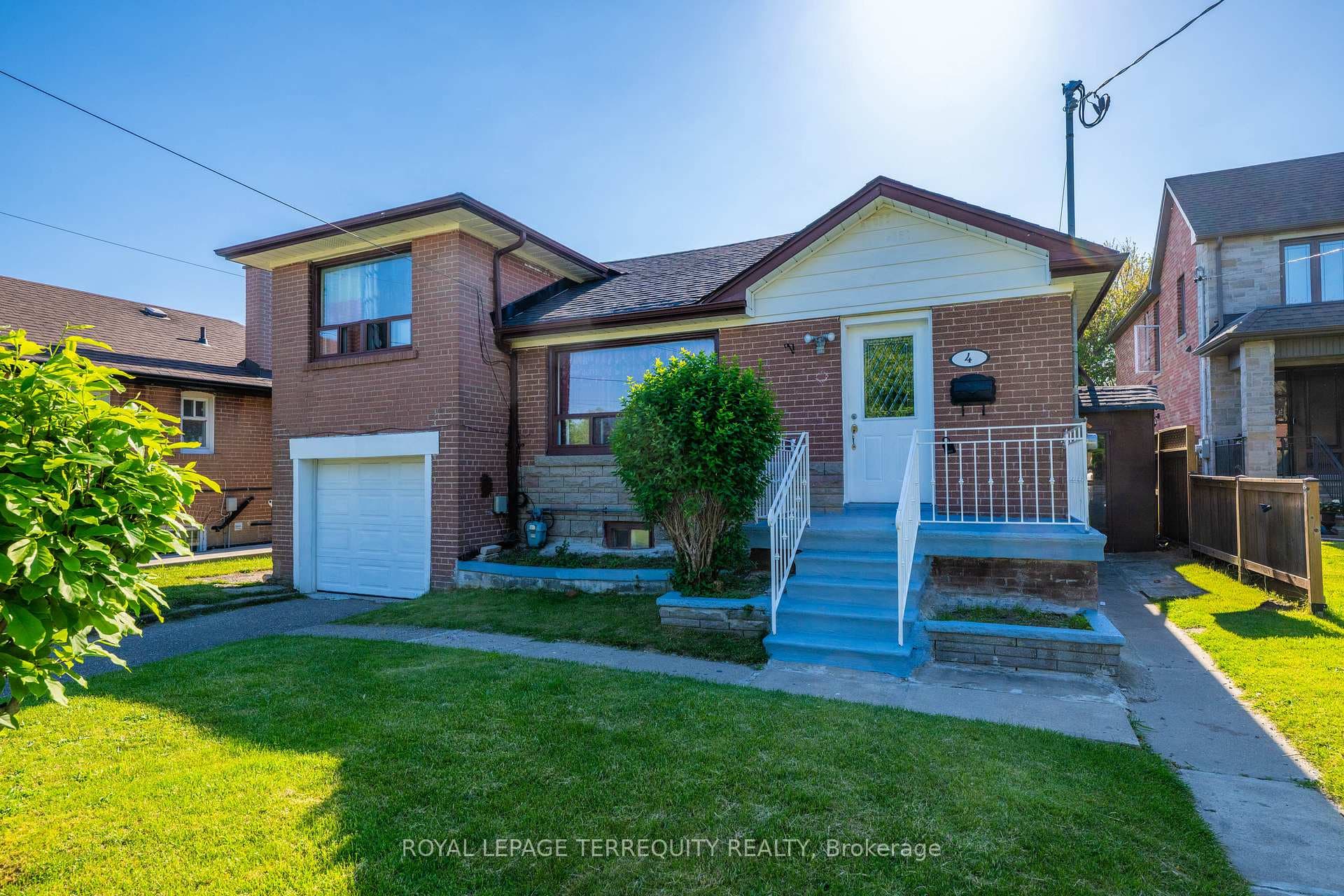 4 Harris Park Drive, Dorset Park / Kennedy Park, ON M1L 2Z9 - Photo 1