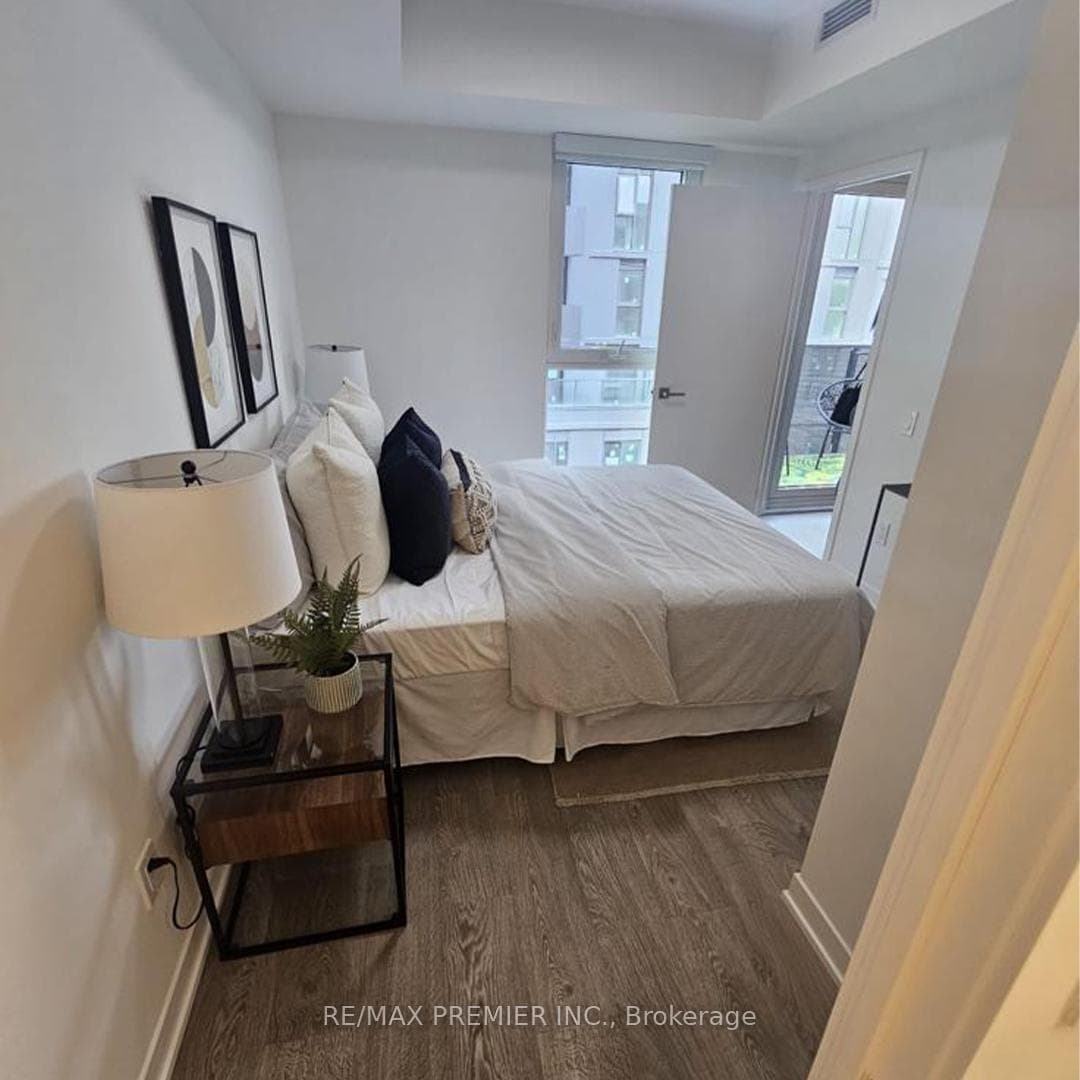 500 Wilson Avenue Unit 325, North York (Bathurst Manor / Clanton Park), ON M3H 0E5 - Photo 1