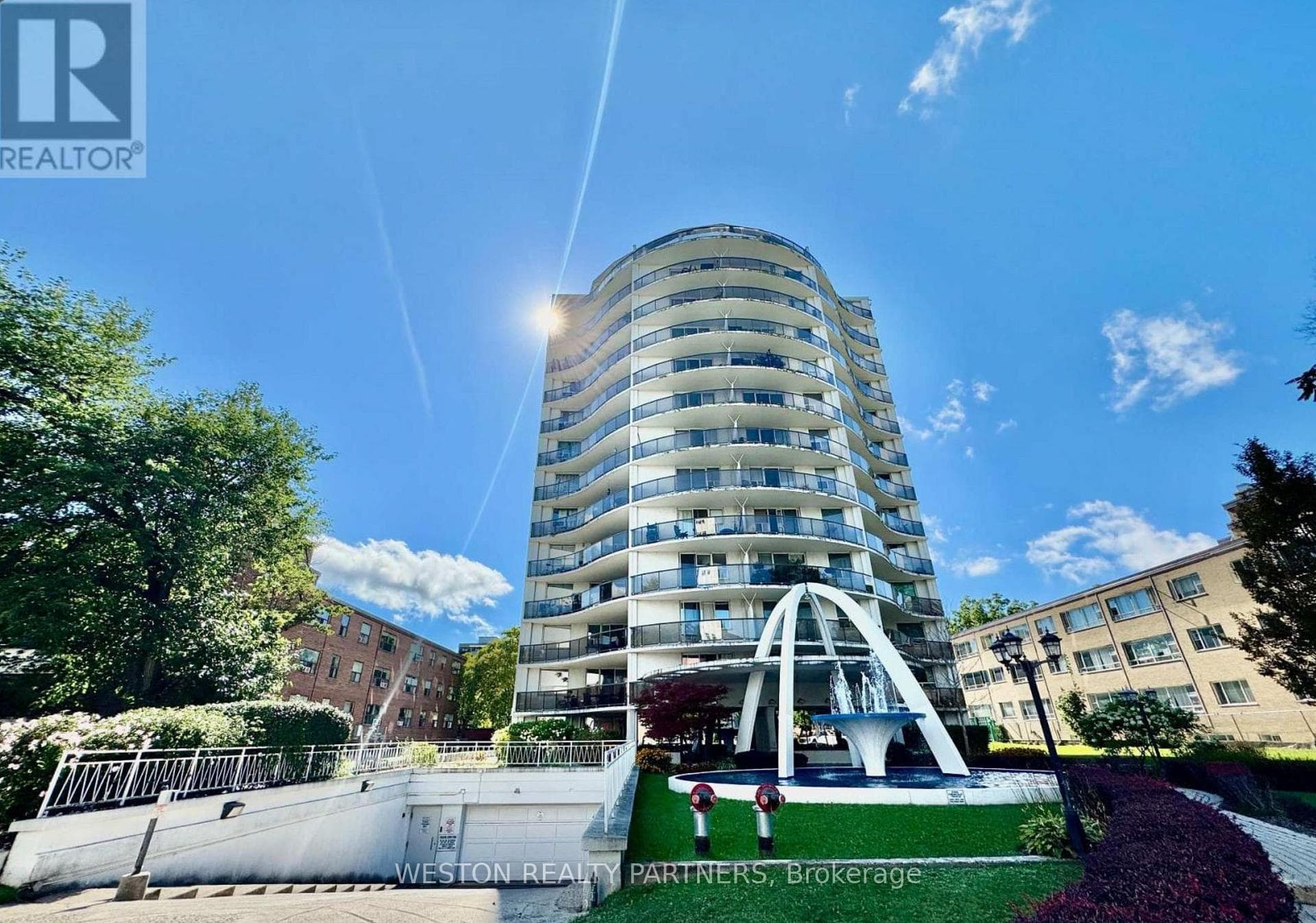 44 Walmer Road Unit 901, Toronto C02