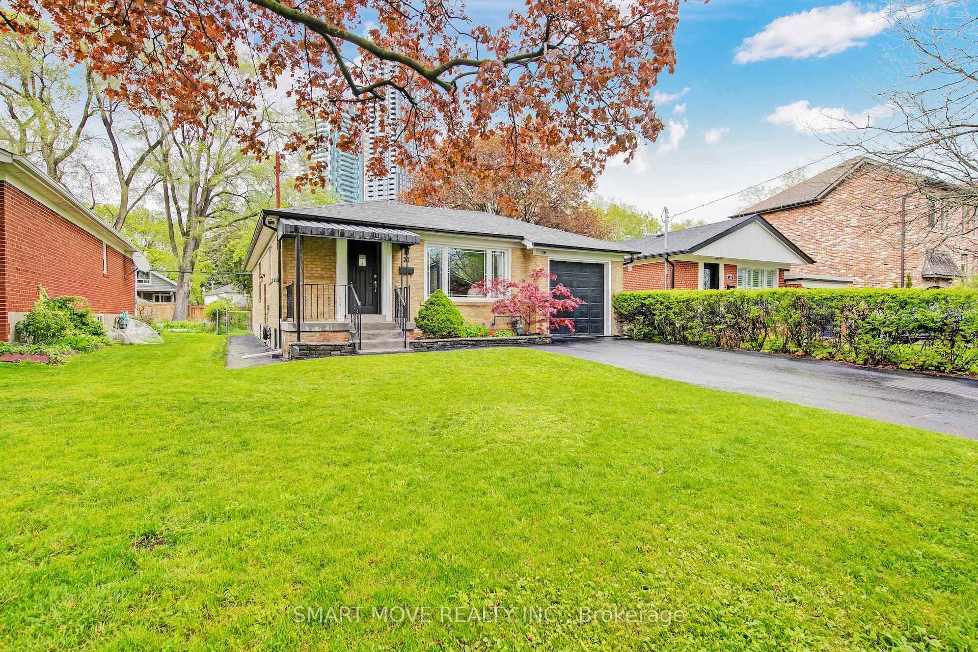 37 Poplar Avenue, Toronto W08