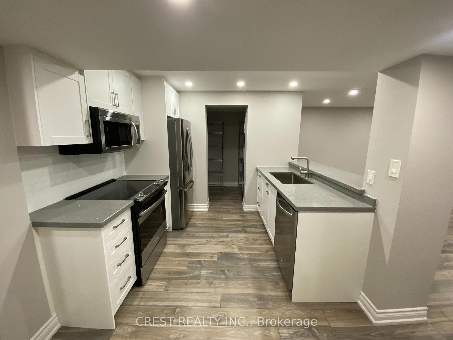 3 Detling Court, Etobicoke (West Mall / Rexdale), ON M9W 4S5 - Photo 1