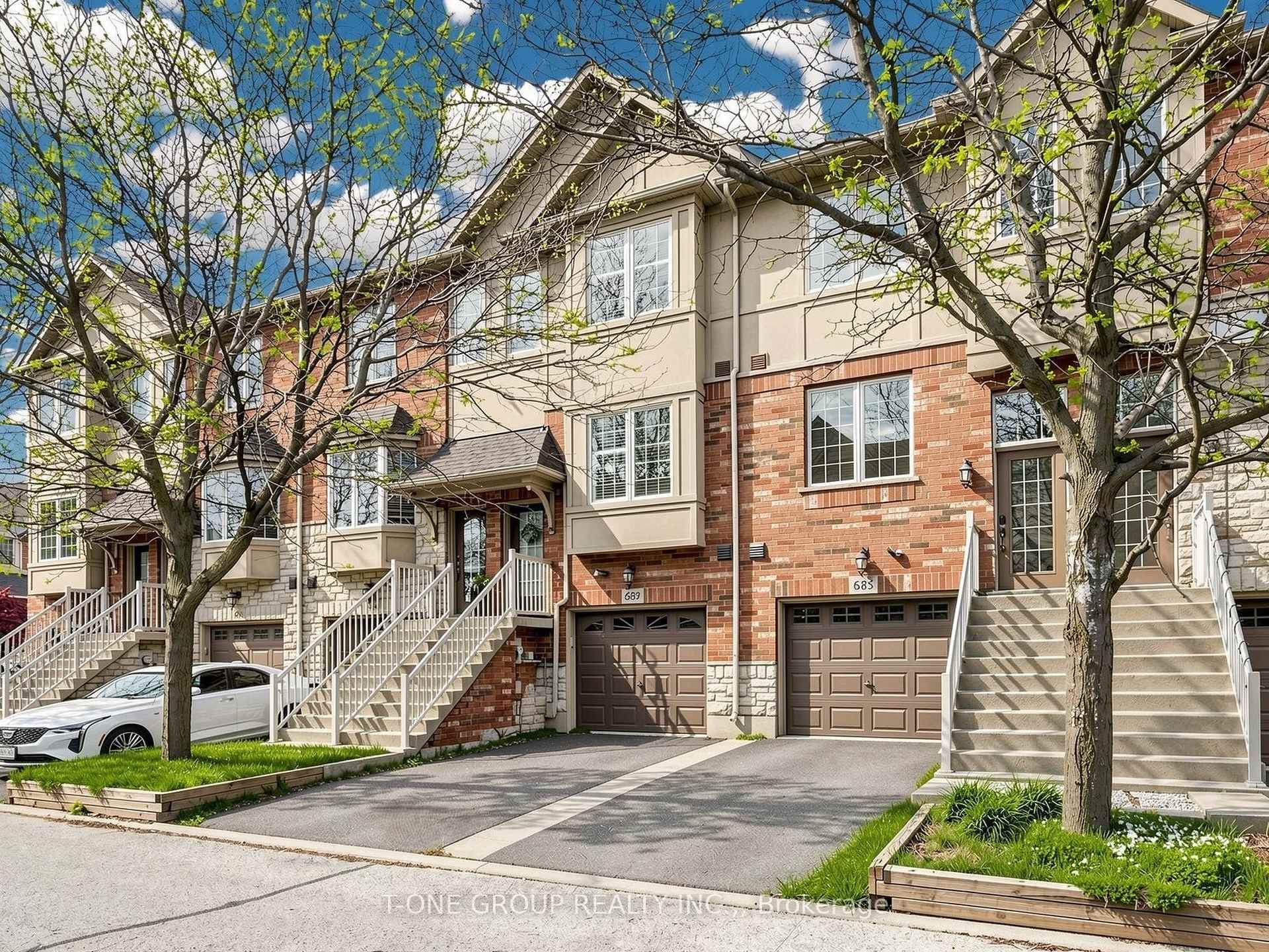685 Rowley Common, Burlington