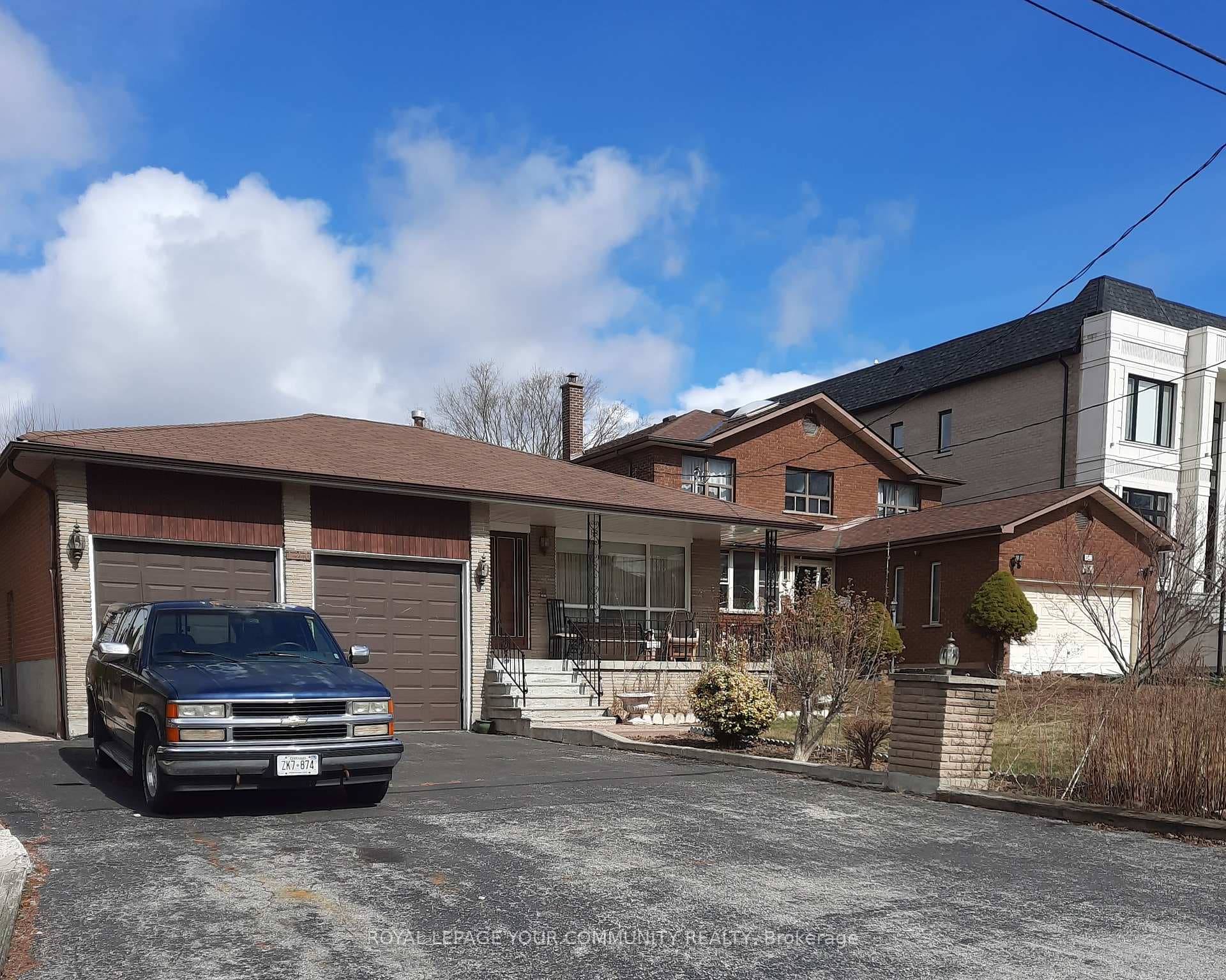 126 Spruce Avenue, Richmond Hill, ON L4C 6W1 - Photo 1
