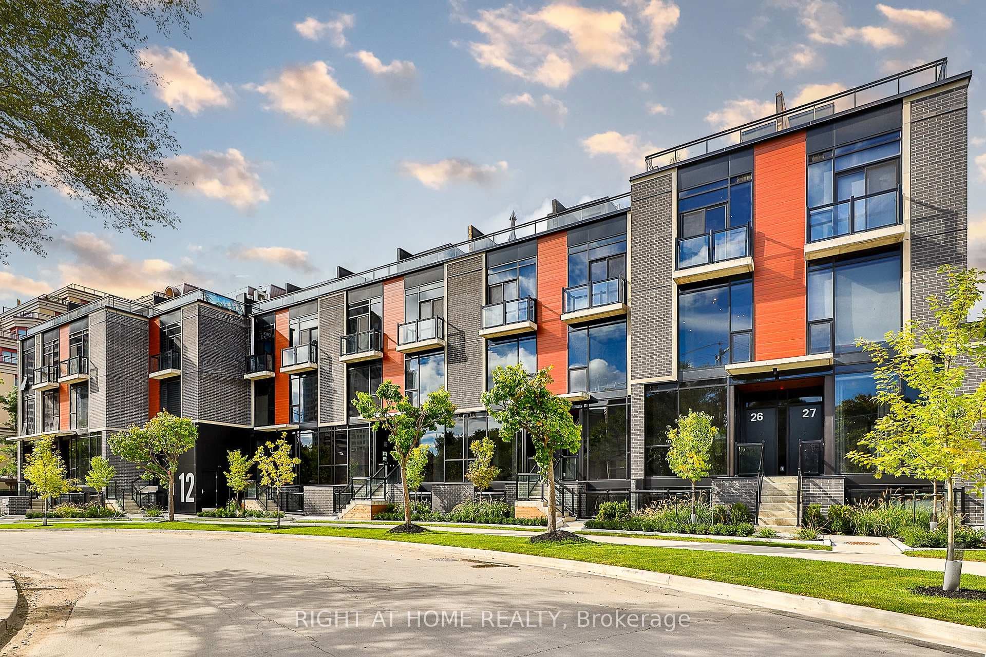 12 Dervock Crescent Unit 17, Hillcrest Village / Bayview Village, ON M2K 1A7 - Photo 1
