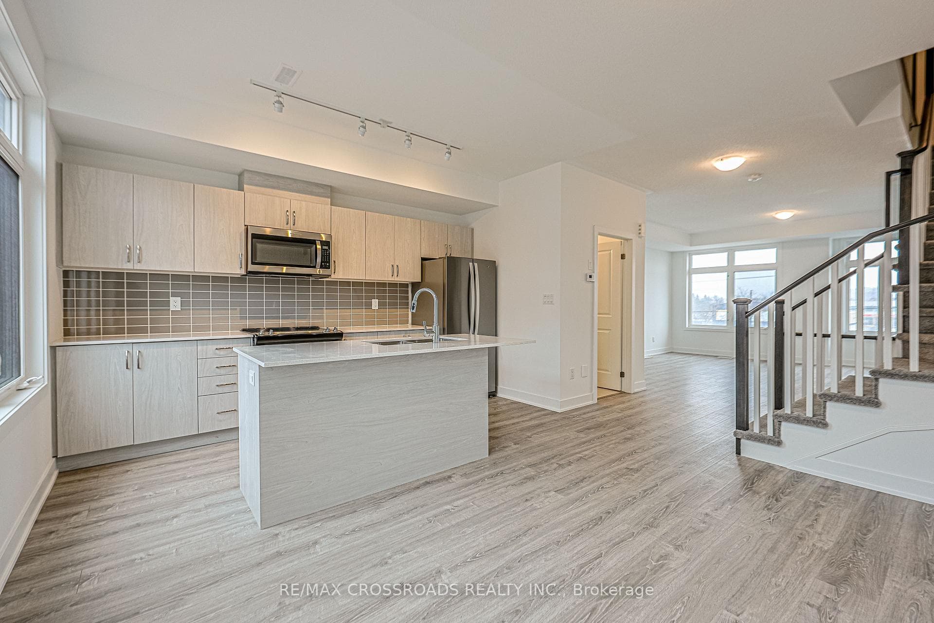 5504 Main St Avenue, Whitchurch-Stouffville, ON L4A 4W8 - Photo 1