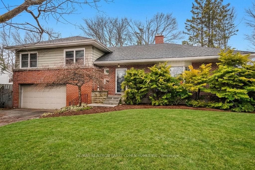 62 Letitia Street, Barrie, ON L4N 1P1 - Photo 1