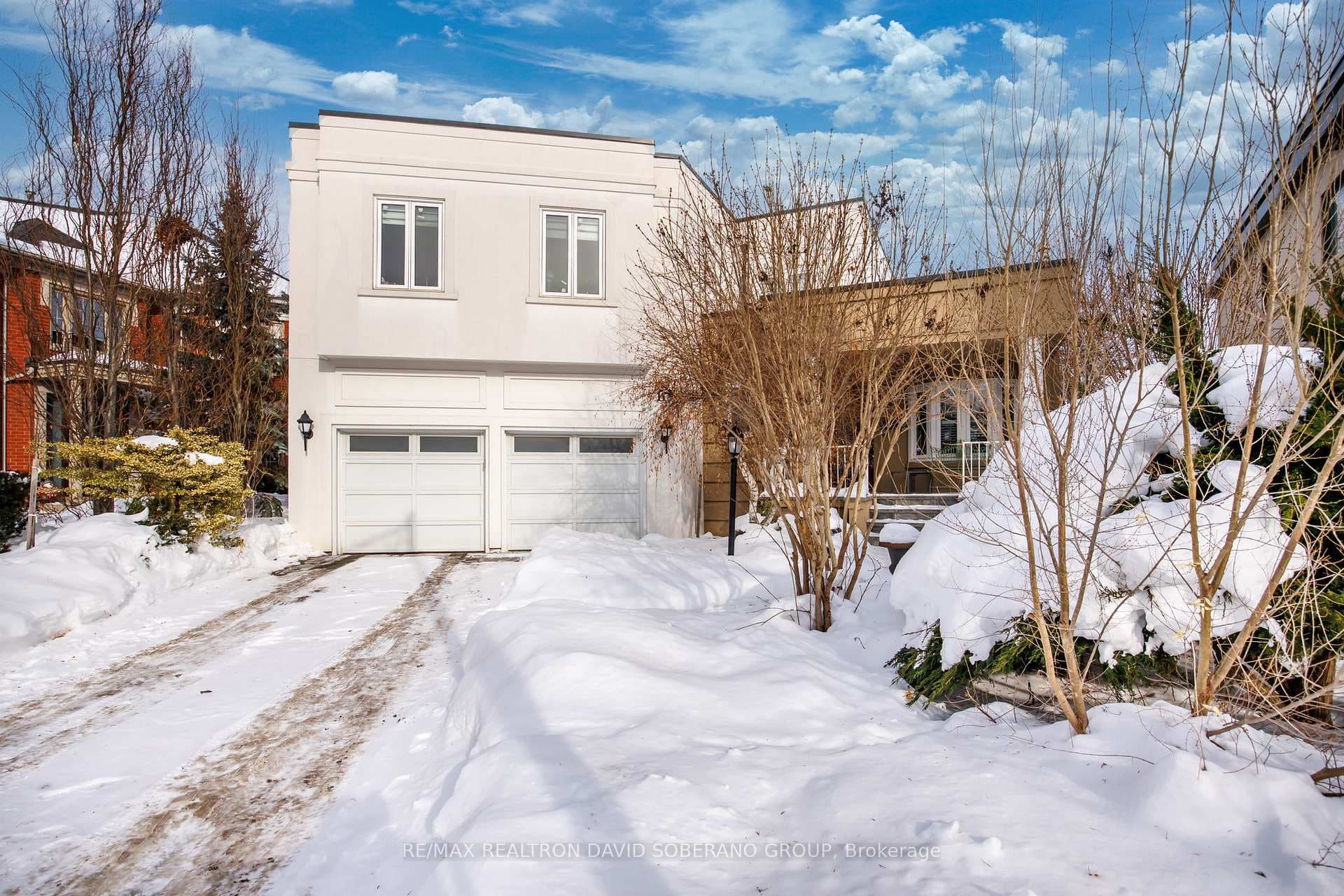 11 Thamesford Court, North York (Bathurst Manor / Clanton Park), ON M3H 5Z9 - Photo 1