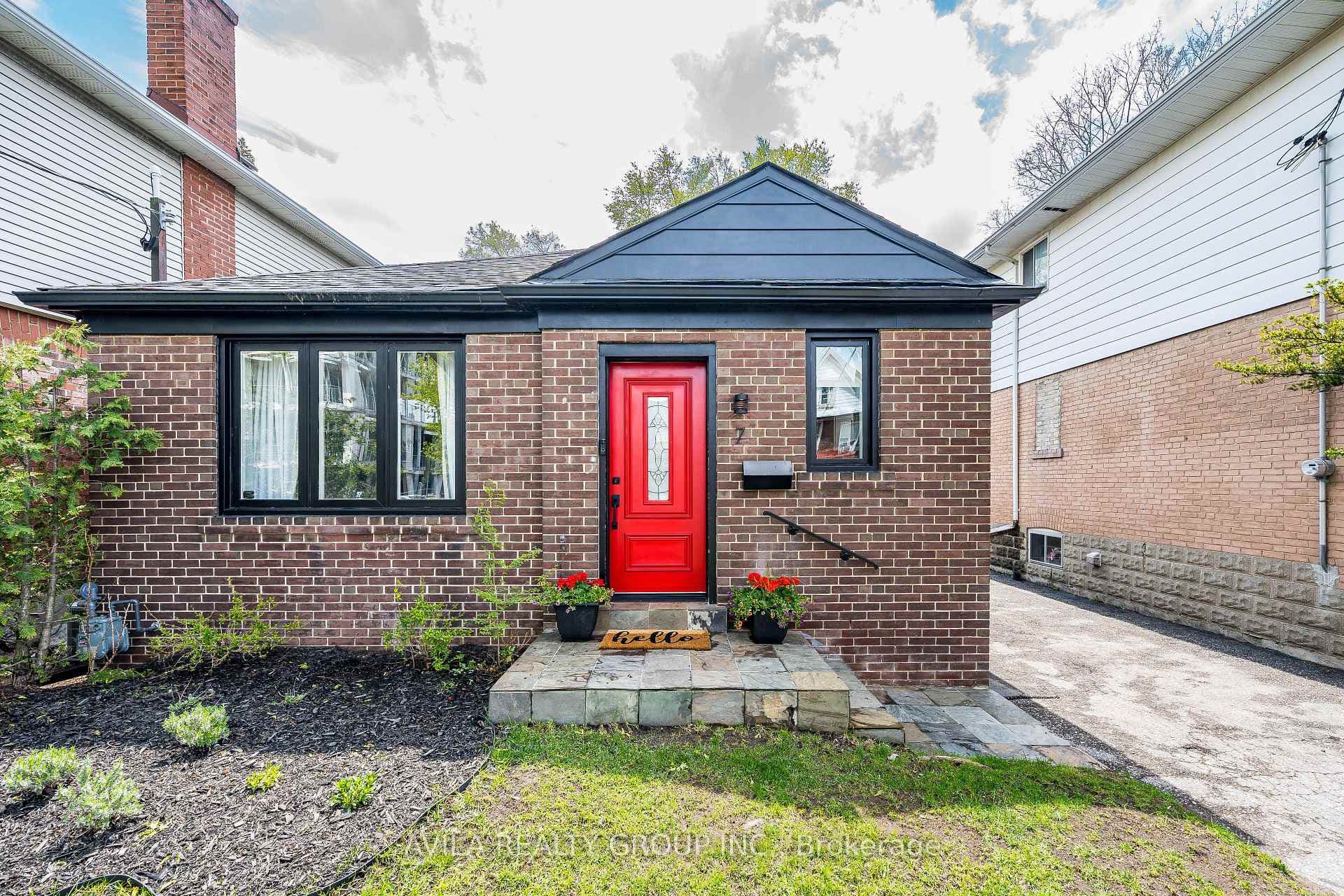 7 Edmund Avenue, Toronto W04