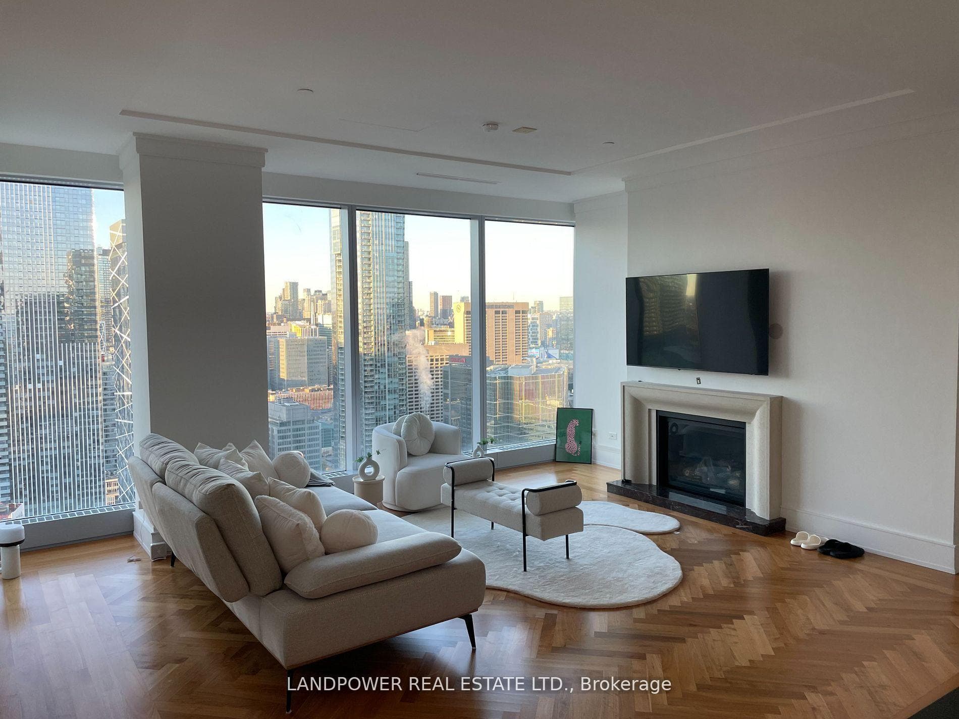 183 Wellington Street Unit 3702, Downtown Toronto / Waterfront, ON M5V 0A1 - Photo 1