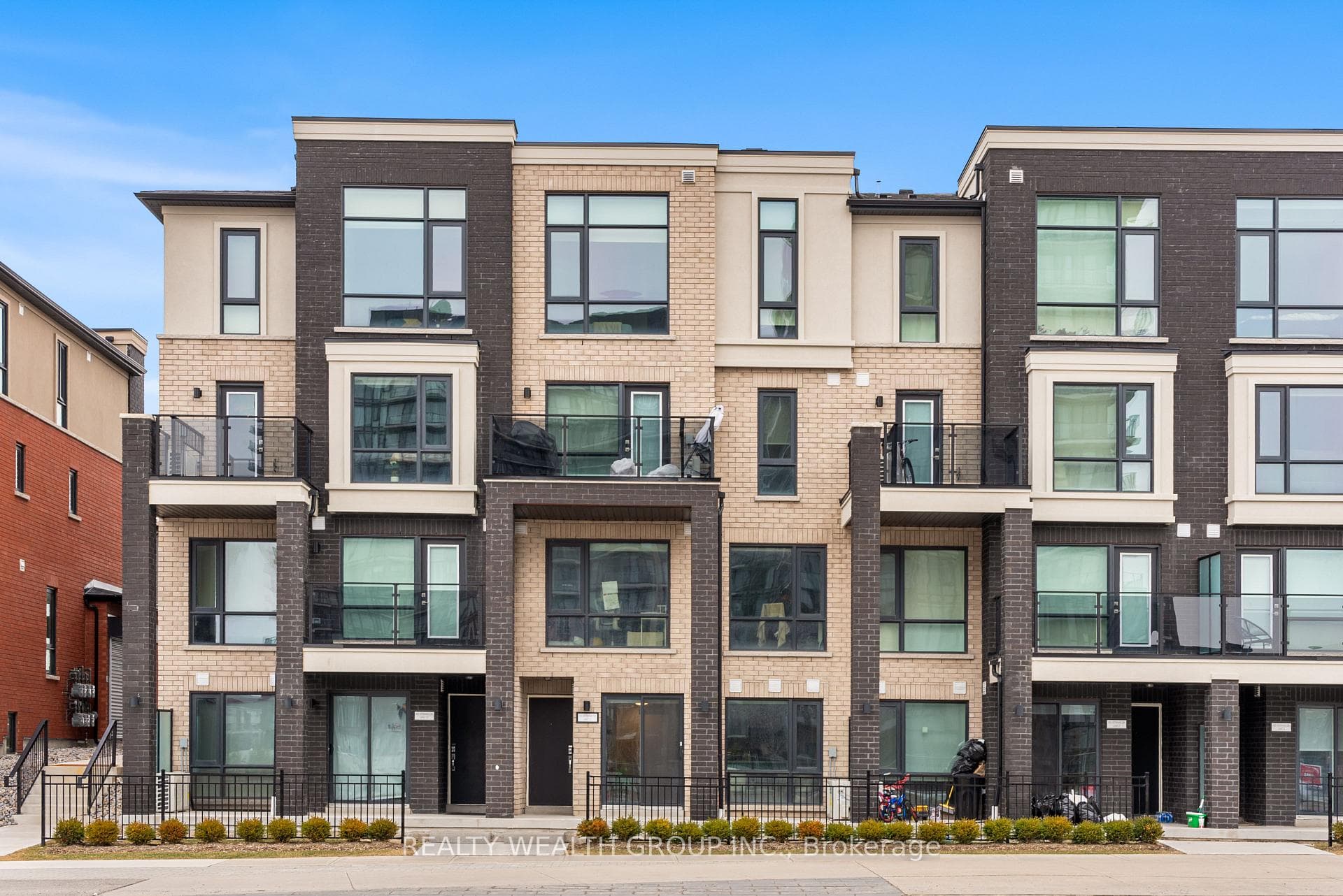 185 Veterans Drive Unit 11, Brampton, ON L7A 5L2 - Photo 1