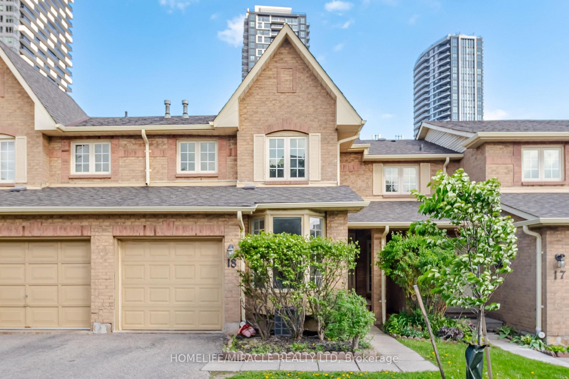 35 Ceremonial Drive Unit 18, Mississauga, ON L5R 3G6 - Photo 1