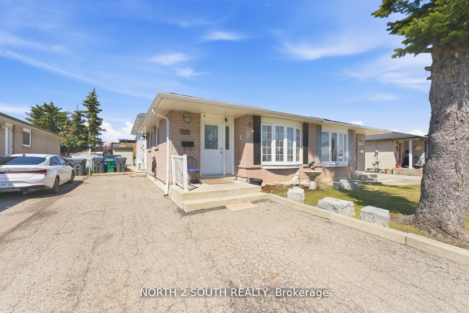 7739 Priory Crescent, Mississauga, ON L4T 3H6 - Photo 1