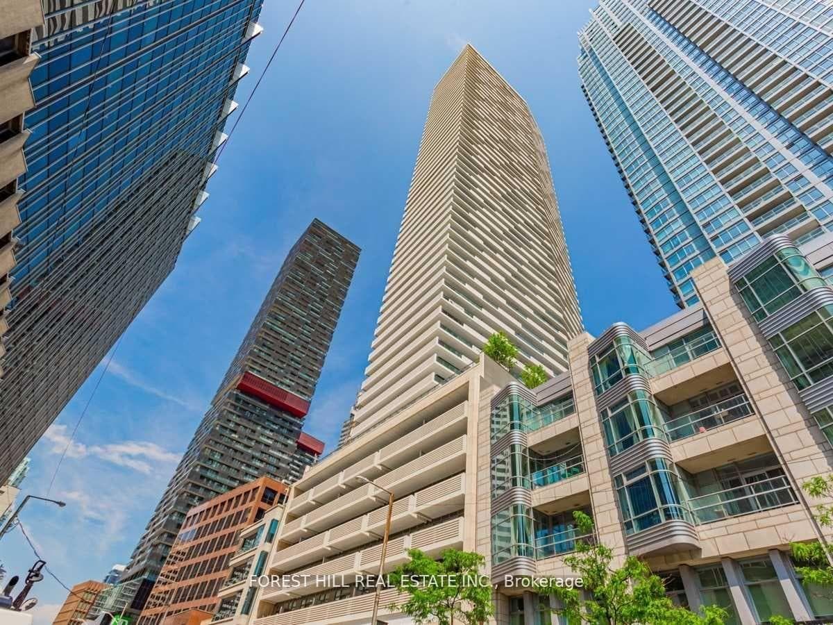 2221 Yonge Street Unit 5702, Leaside / Davisville, ON M4S 2B4 - Photo 1