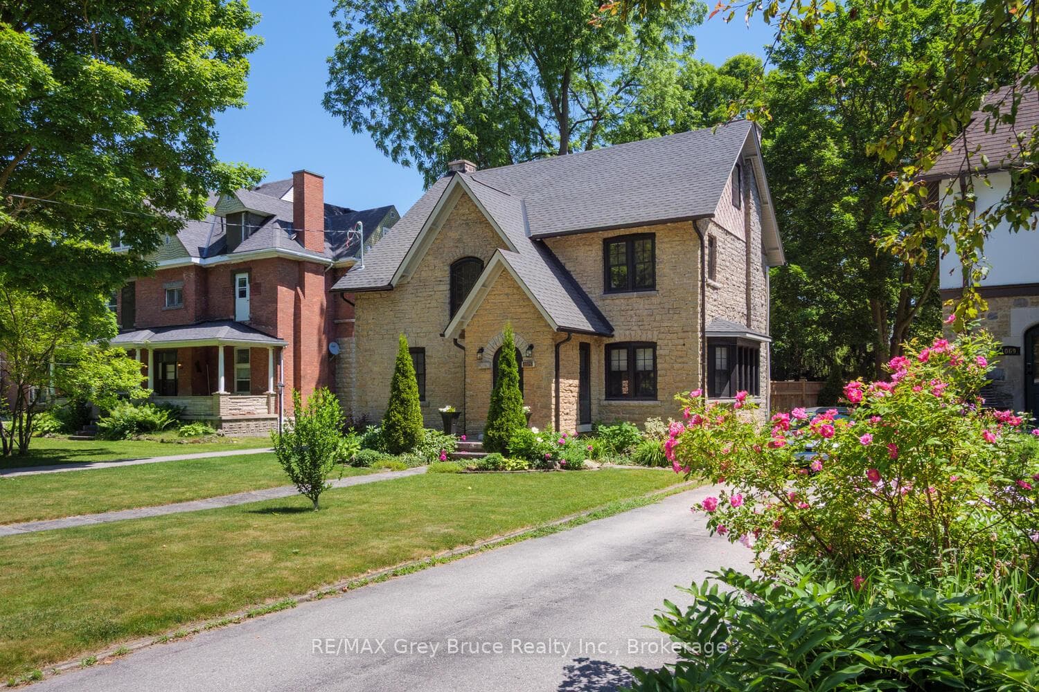 1075 4th Avenue, Owen Sound, ON N4K 4W1 - Photo 1