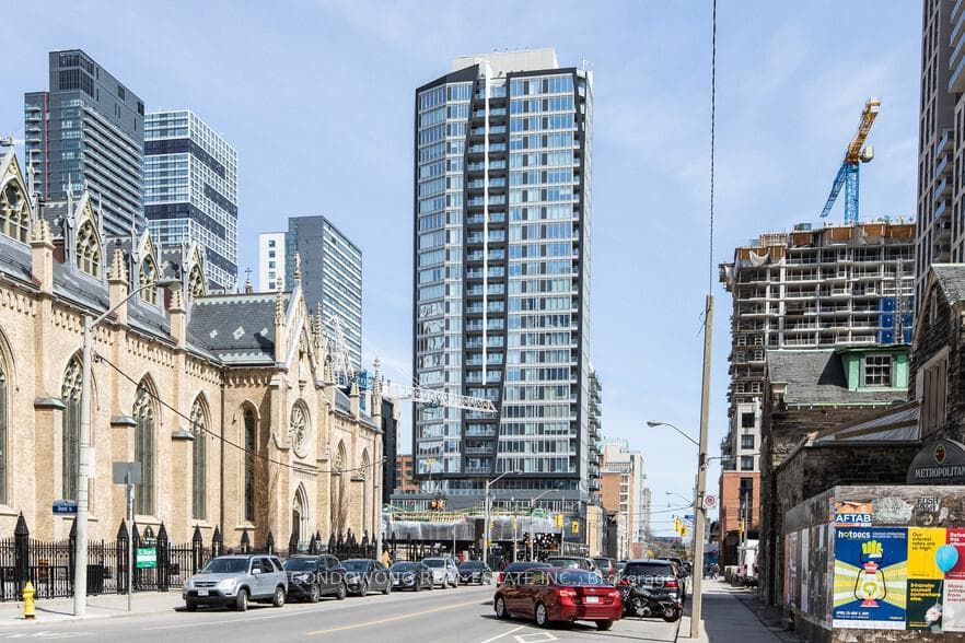 68 Shuter Street Unit 1706, Regent Park / Cabbagetown / St. James Town, ON M5B 0B4 - Photo 1
