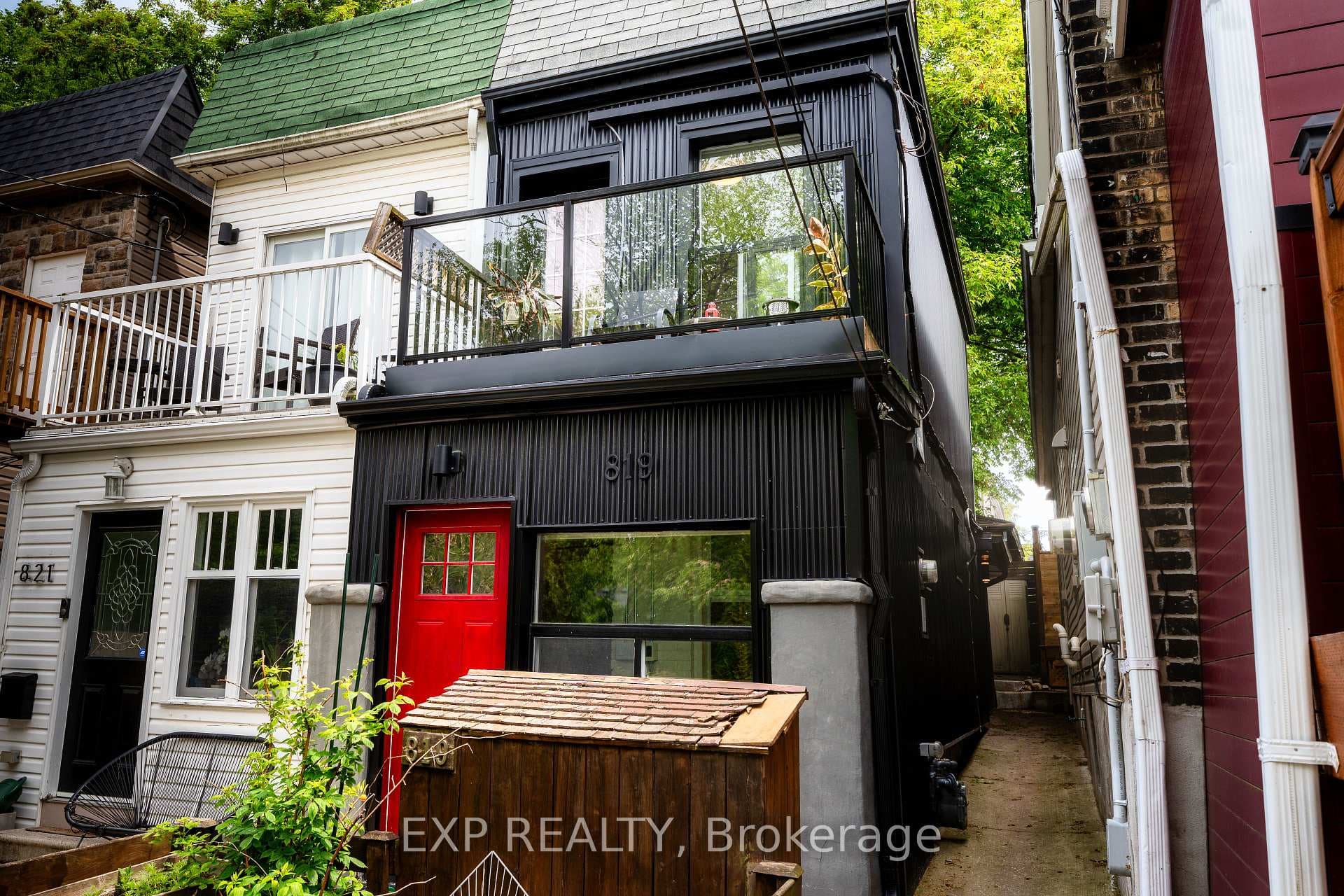 819 Craven Road, Riverdale / Leslieville, ON M4L 2Z7 - Photo 1