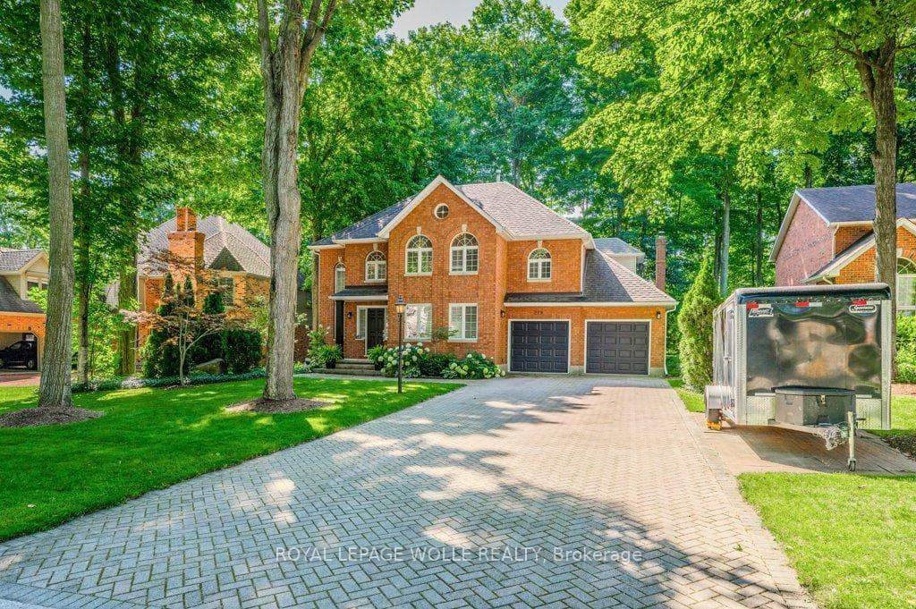 219 Corrie Crescent, Waterloo, ON N2L 5W3 - Photo 1