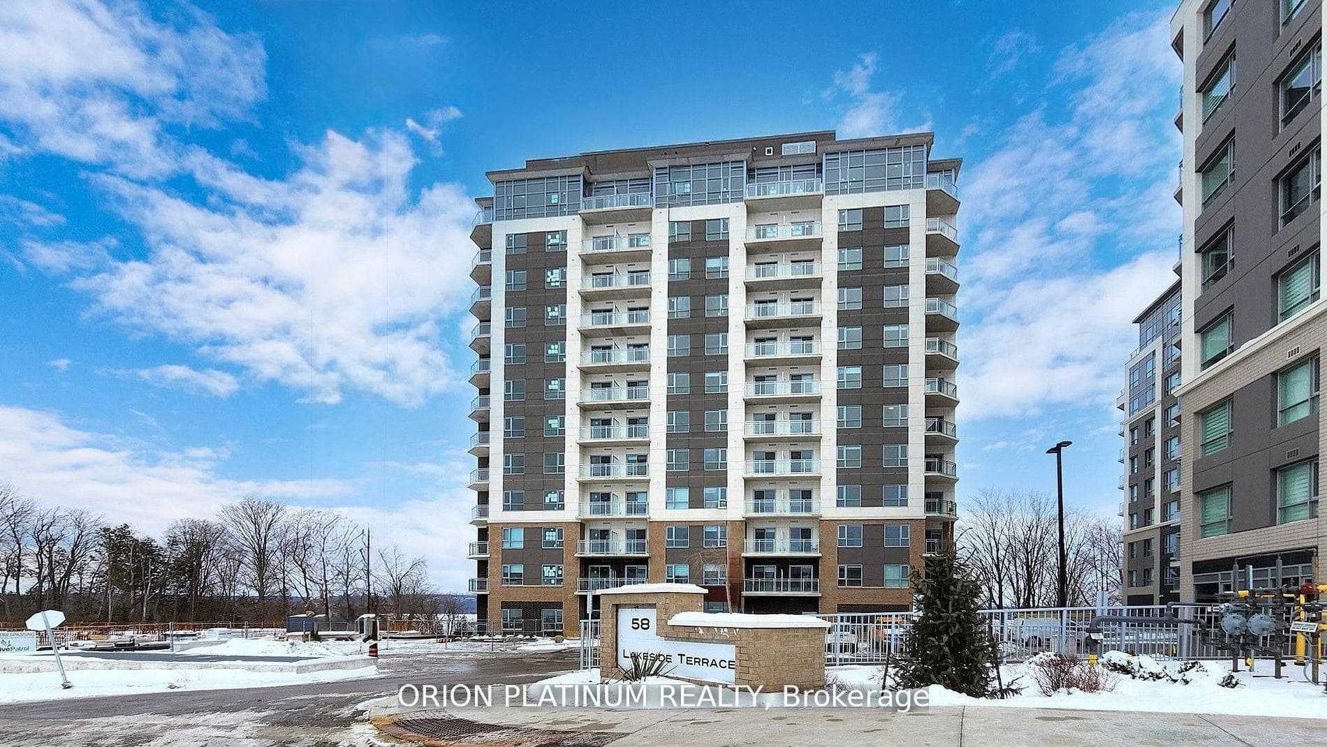 56 Lakeside Terrace Unit 604, Barrie, ON L4M 7B9 - Photo 1