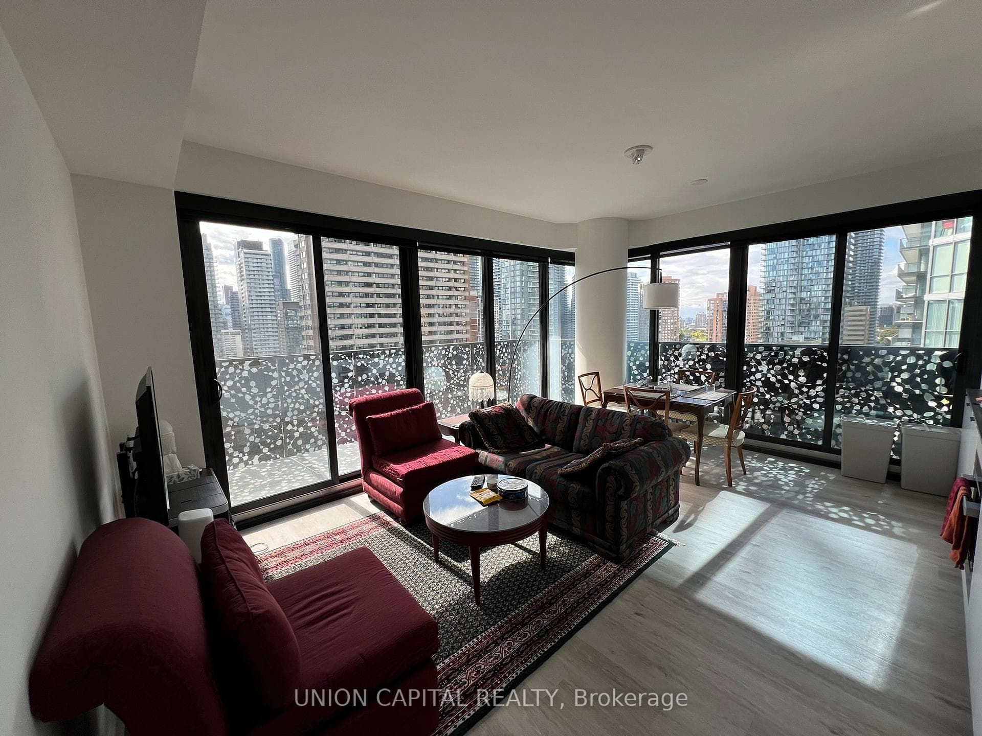 55 Charles Street Unit 1406, Regent Park / Cabbagetown / St. James Town, ON M4Y 0J1 - Photo 1