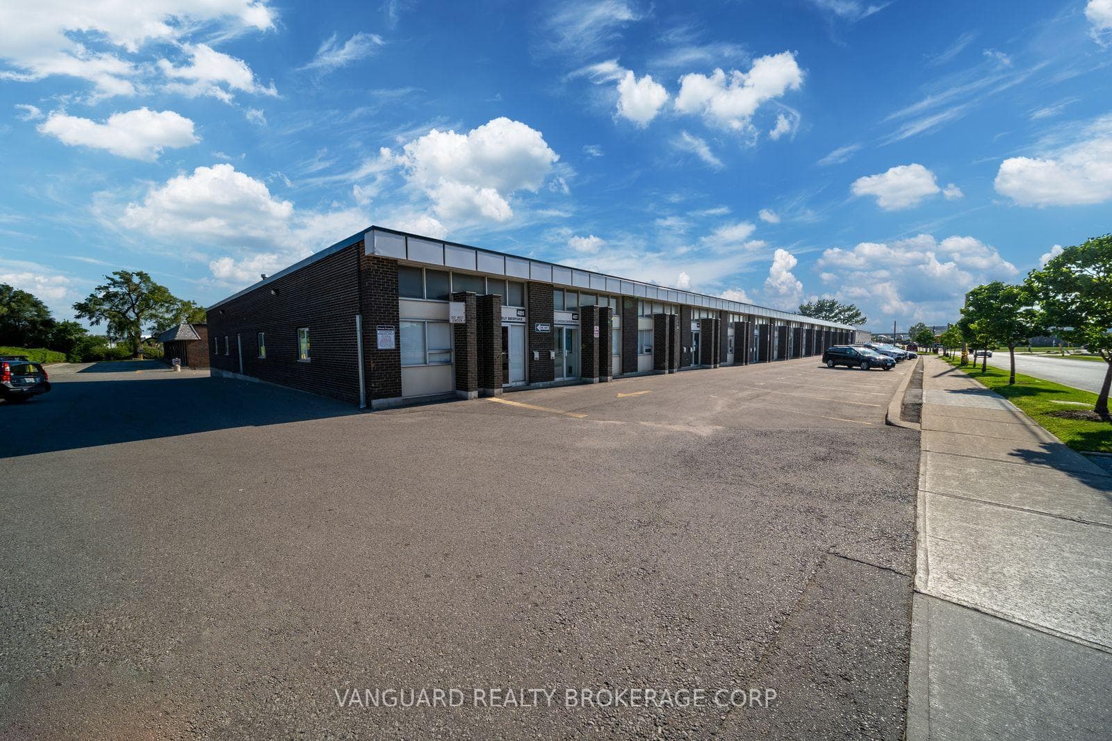 499 Champagne Drive, Toronto W05