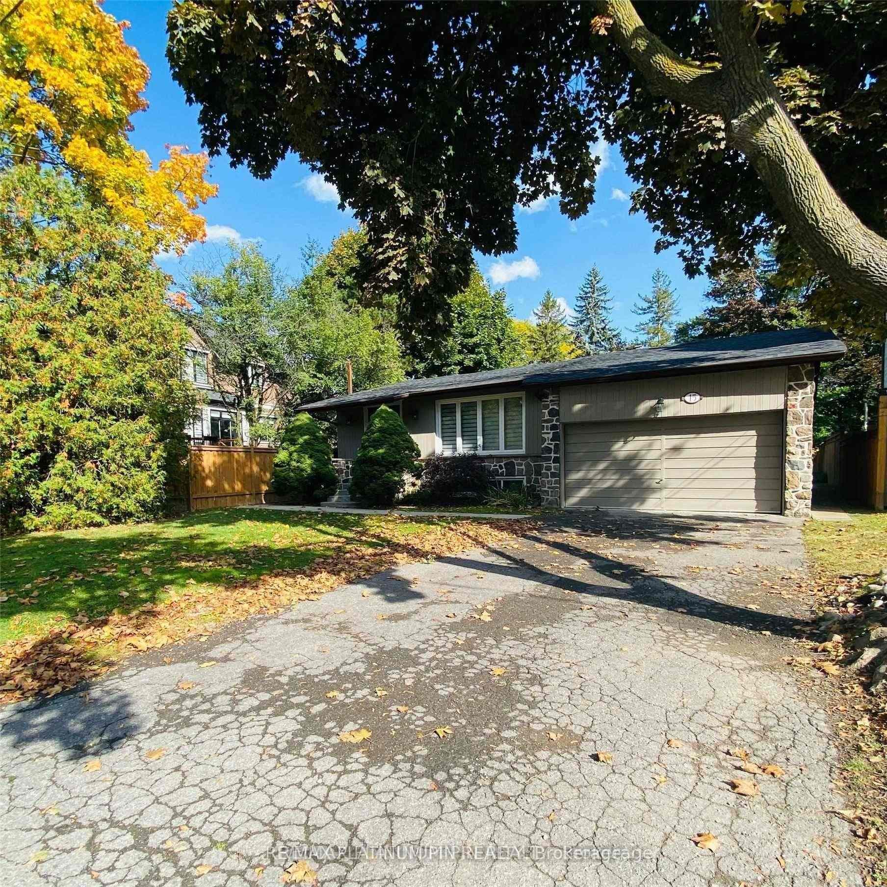 15 Whitelock Crescent, Hillcrest Village / Bayview Village, ON M2K 1V9 - Photo 1