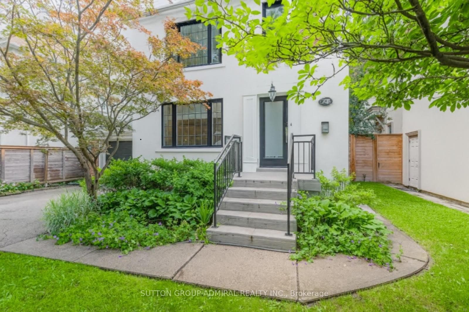 248 Sandringham Drive, Thornhill / Willowdale, ON M3H 1G3 - Photo 1