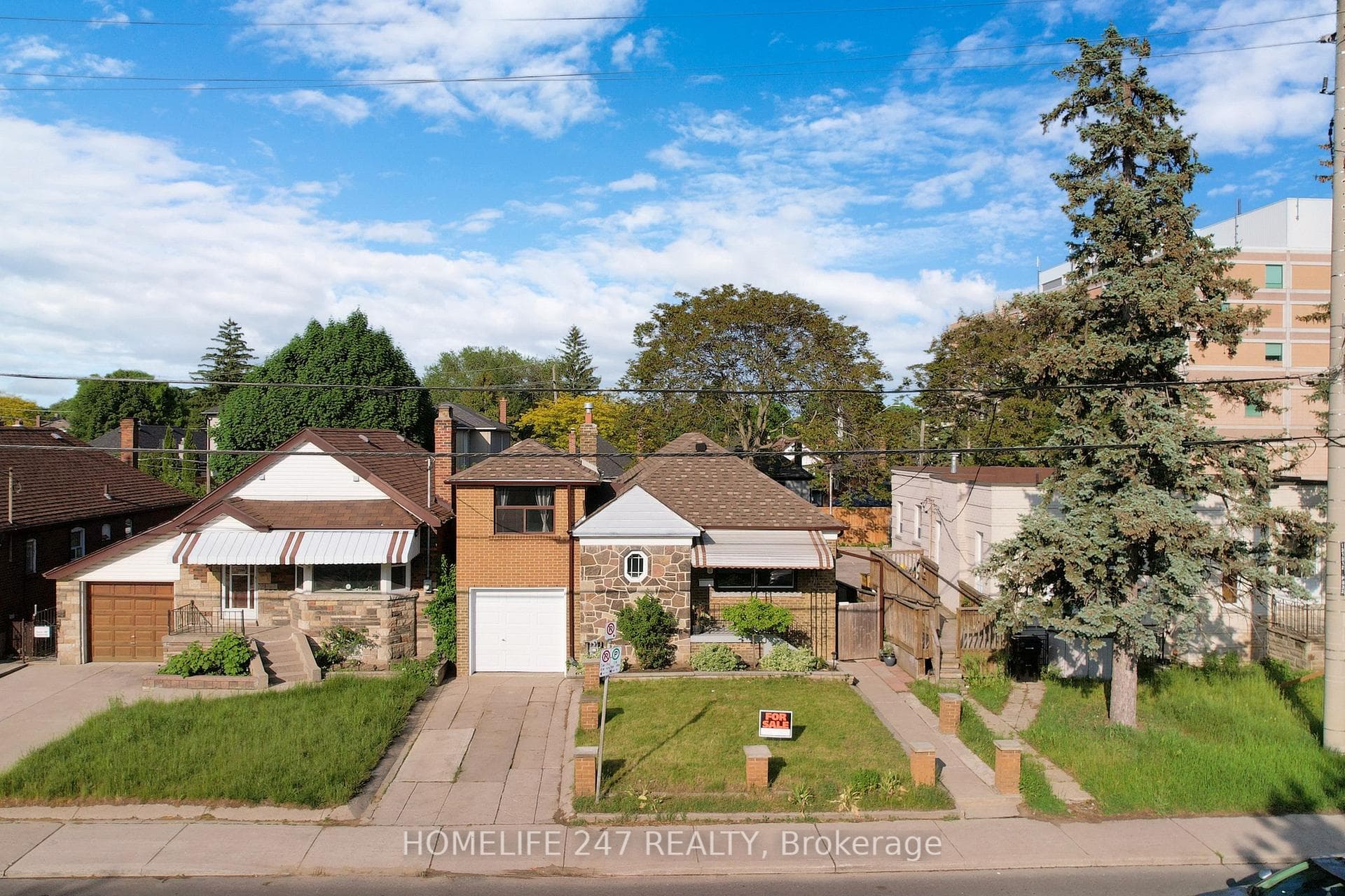 835 Coxwell Avenue, Danforth / East York, ON M4C 3E8 - Photo 1