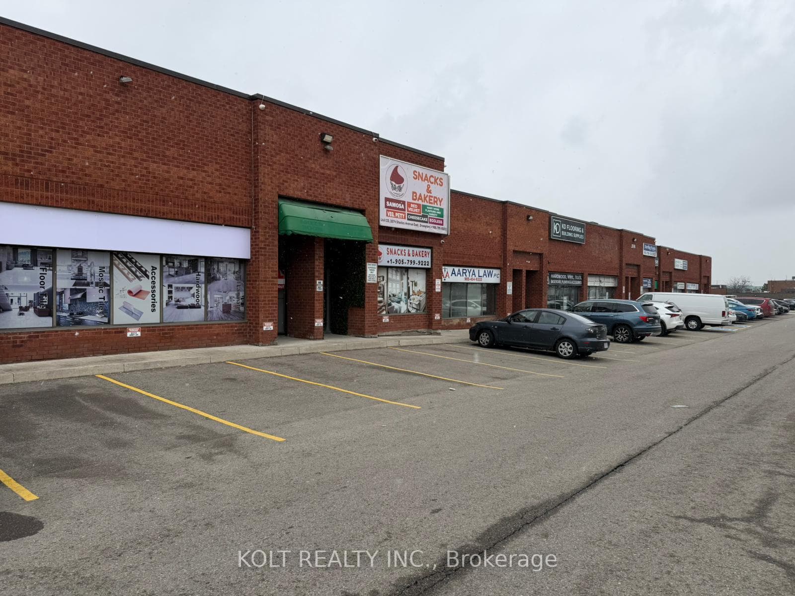 2074 Steeles Avenue Unit 24, Brampton, ON L6Y 0A7 - Photo 1