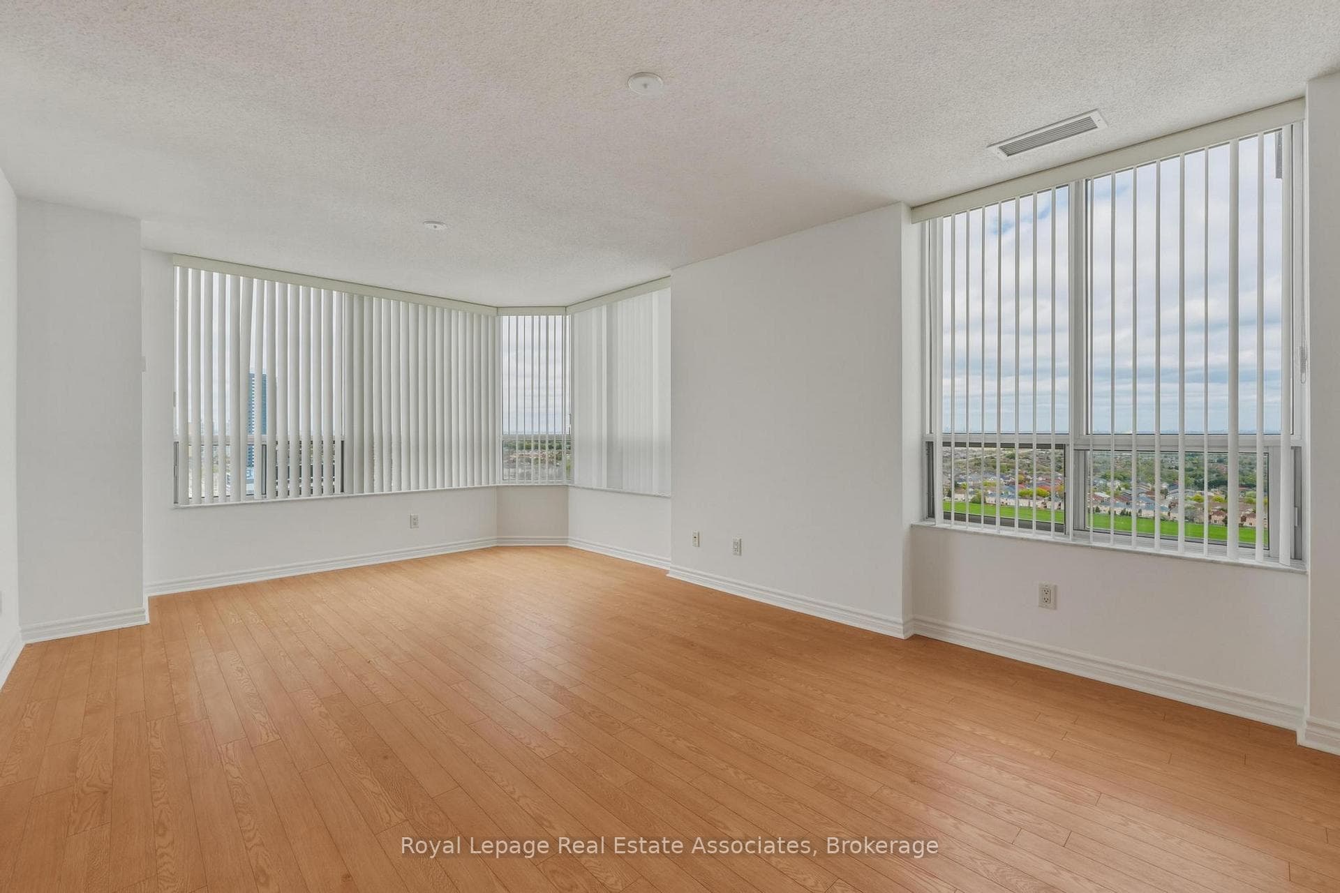 25 Kingsbridge Garden Circle Unit 2424, Mississauga, ON L5R 4B1 - Photo 1