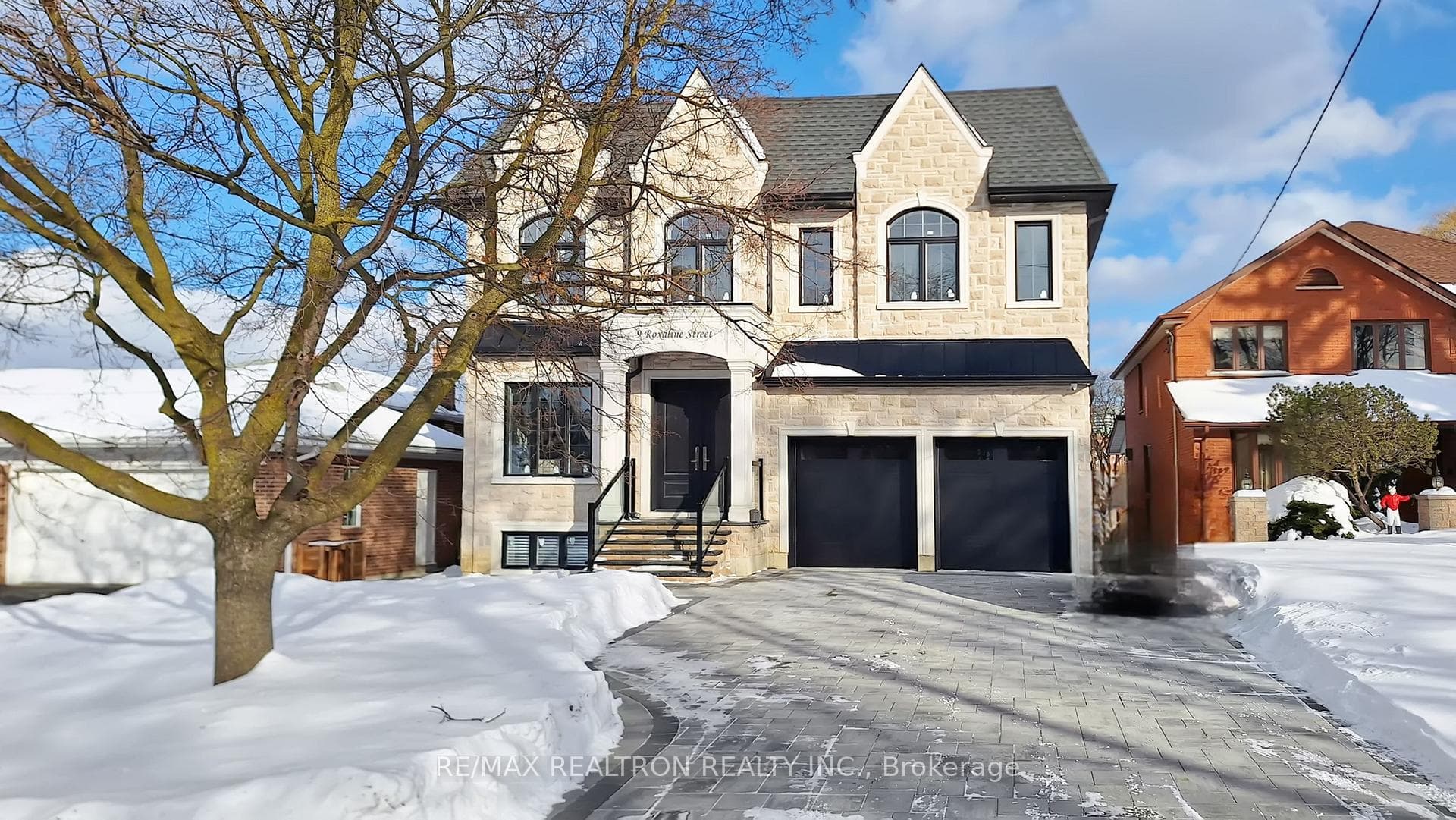 9 Roxaline Street, Etobicoke (Kingsview Village / Humber Heights), ON M9P 2Y6 - Photo 1