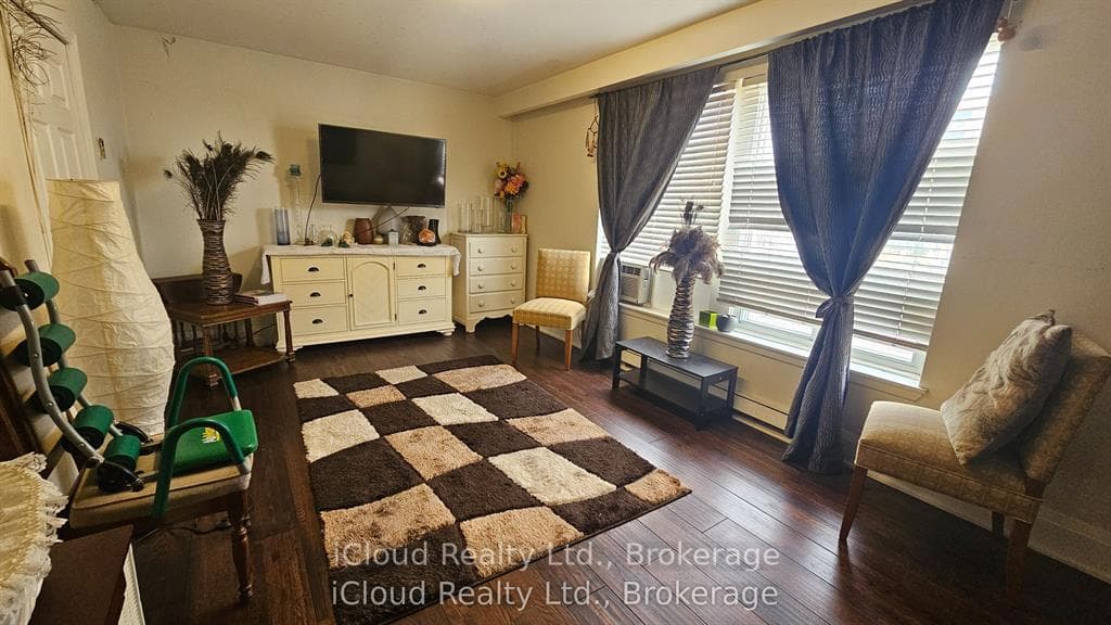1847 LAWRENCE Avenue Unit ROOM 1, Dorset Park / Kennedy Park, ON M1R 2Y3 - Photo 1