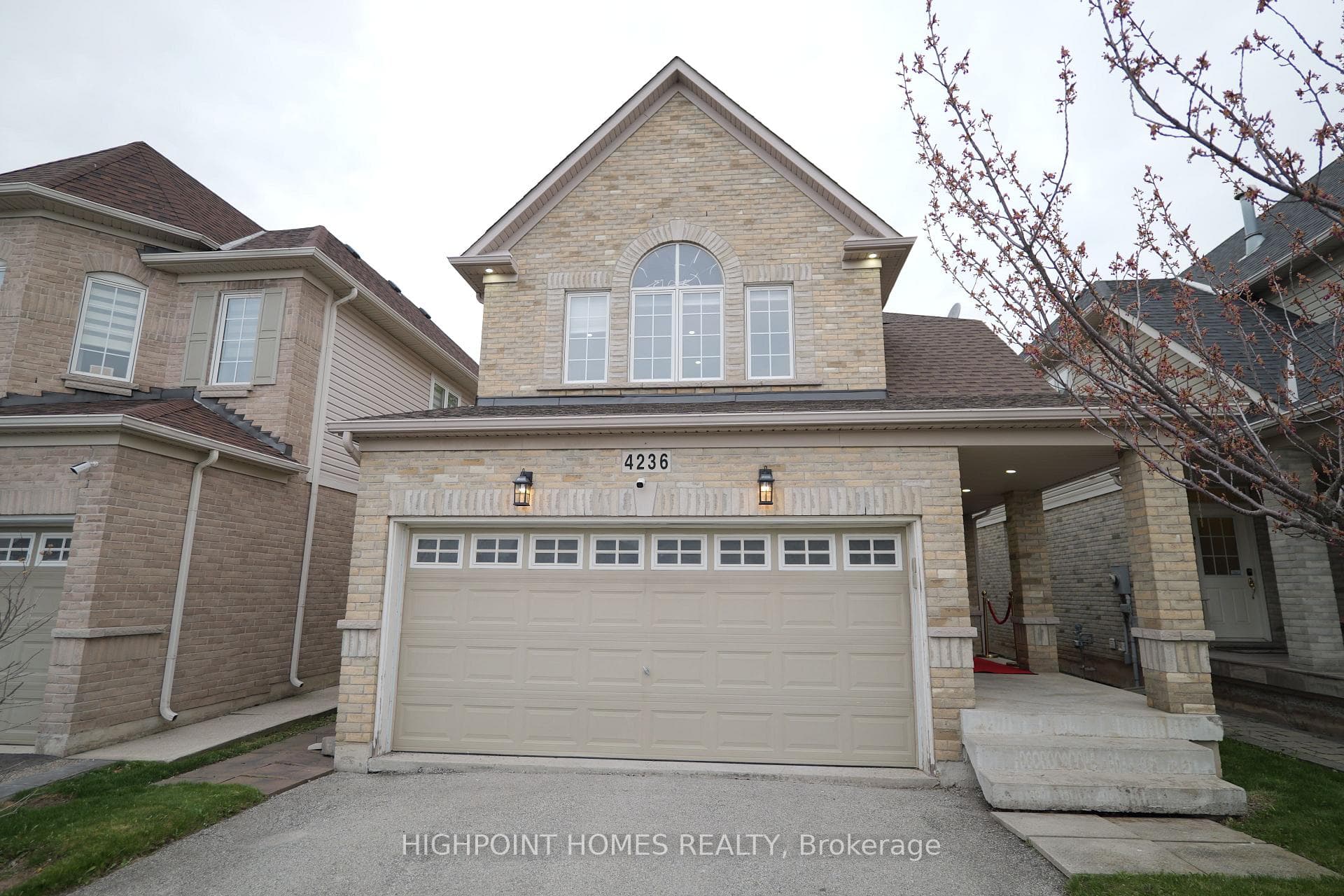 4236 Saunders Crescent, Burlington