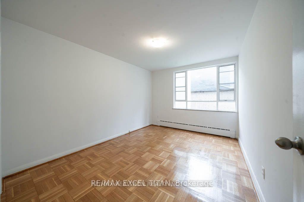 77 Erskine Avenue Unit 207, Leaside / Davisville, ON M4P 1Y5 - Photo 1