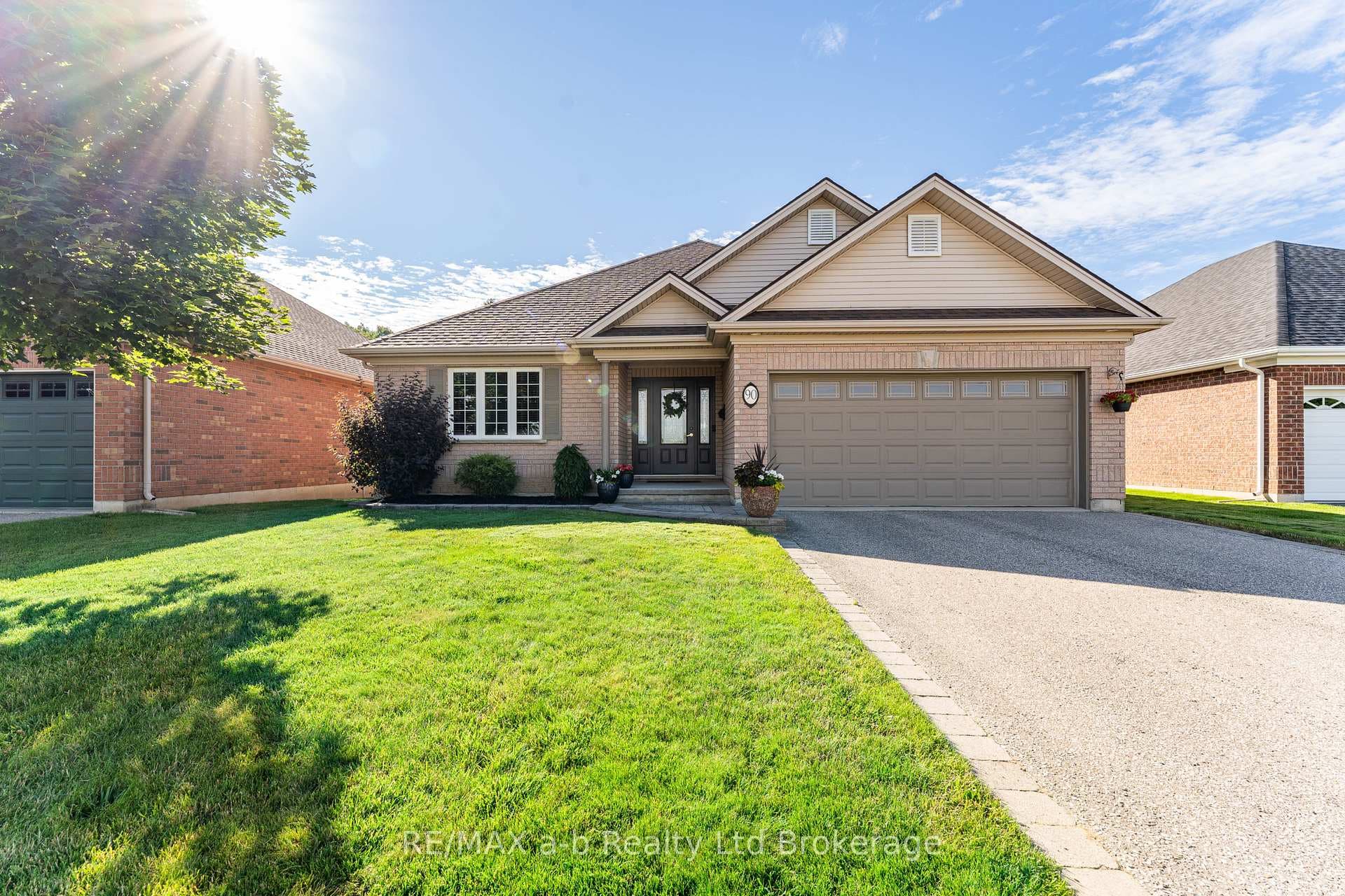 90 WESTON Drive, Tillsonburg, ON N4G 5W9 - Photo 1