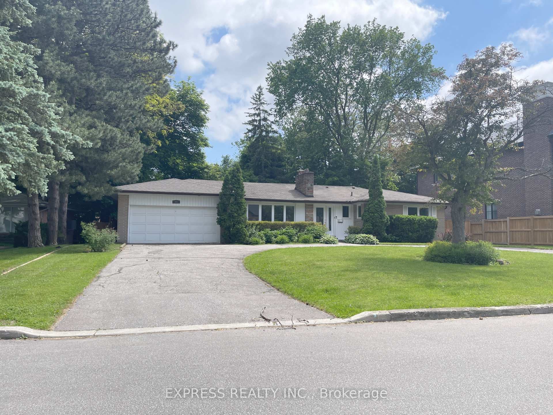 15 Hi Mount Drive, Toronto C15