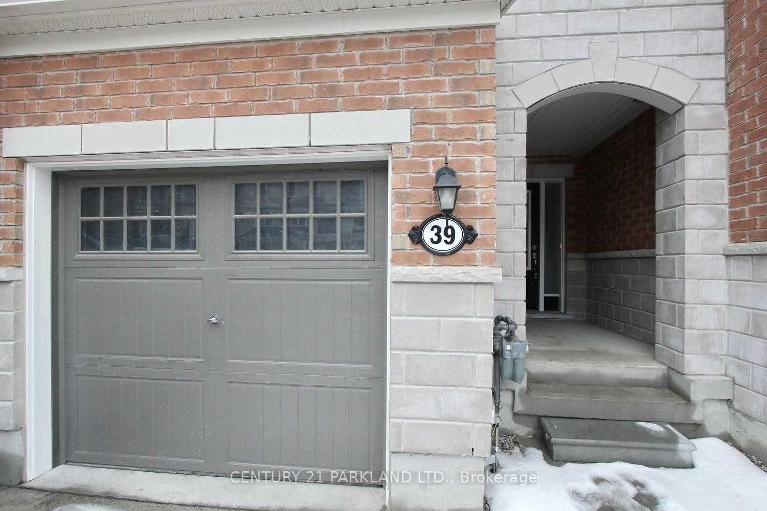 39 Fusilier Drive, Dorset Park / Kennedy Park, ON M1L 0J4 - Photo 1