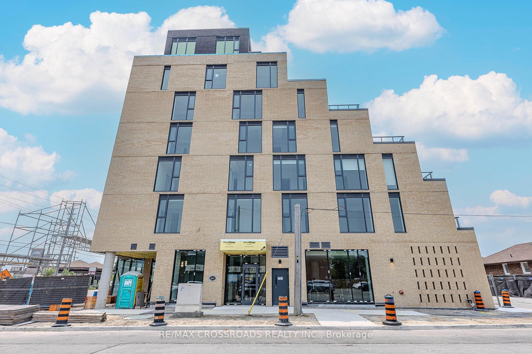 6 Chartwell Road Unit 601, Corso Italia / Dufferin Grove, ON M8Z 4E8 - Photo 1