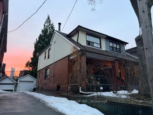 16 Nasmith Avenue, Regent Park / Cabbagetown / St. James Town, ON M5B 1J3 - Photo 1