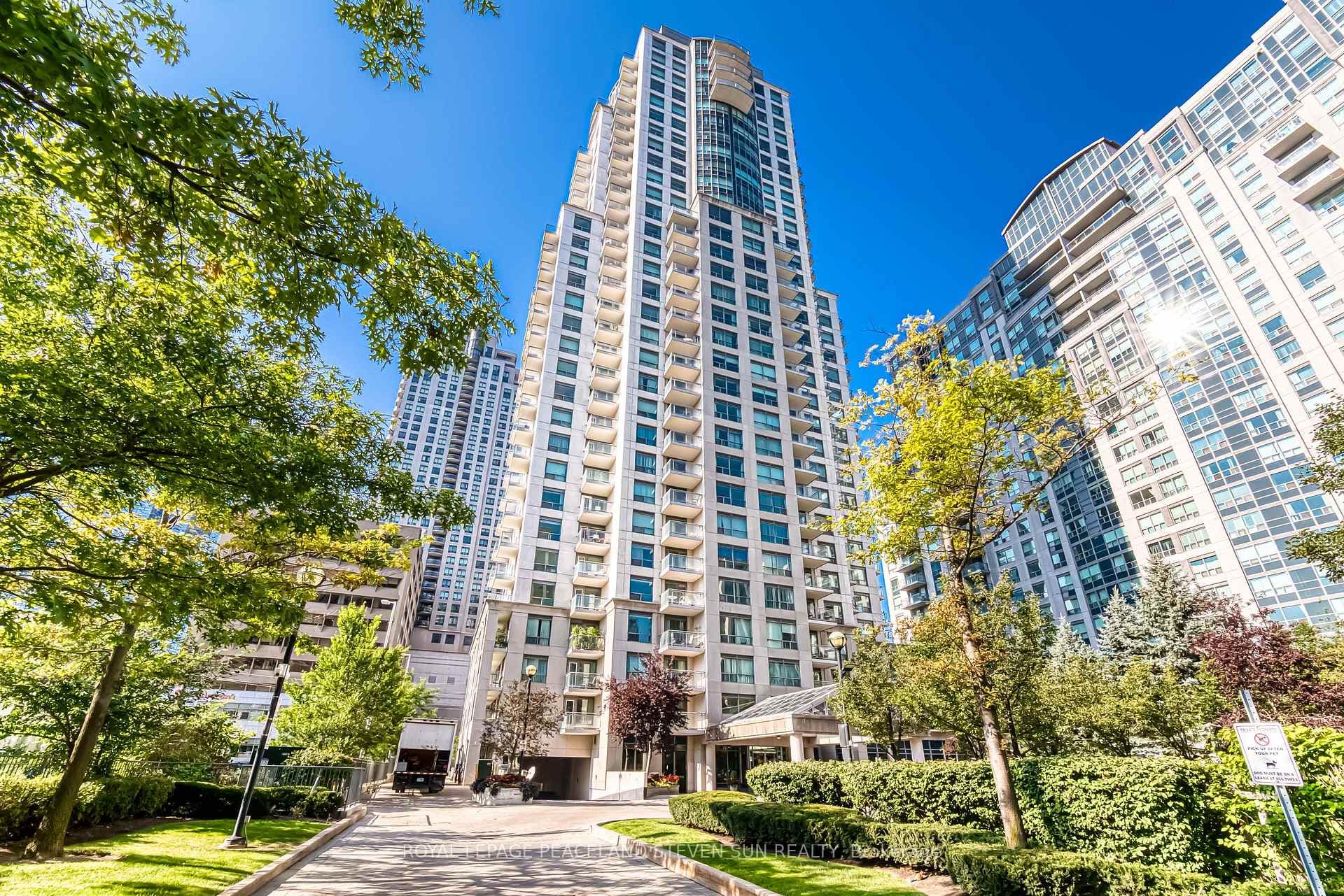 21 Hillcrest Avenue Unit 702, Toronto C14